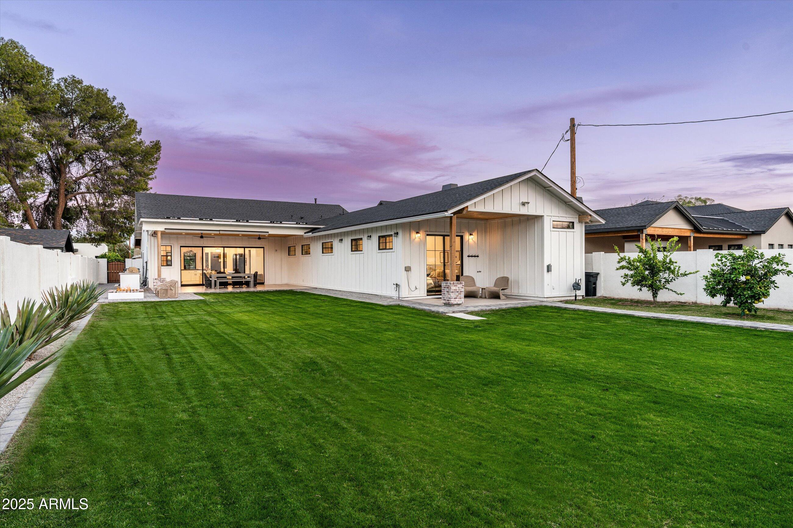 Phoenix, Arizona, 85018, United States, 4 Bedrooms Bedrooms, ,4 BathroomsBathrooms,Residential,For Sale,1993183