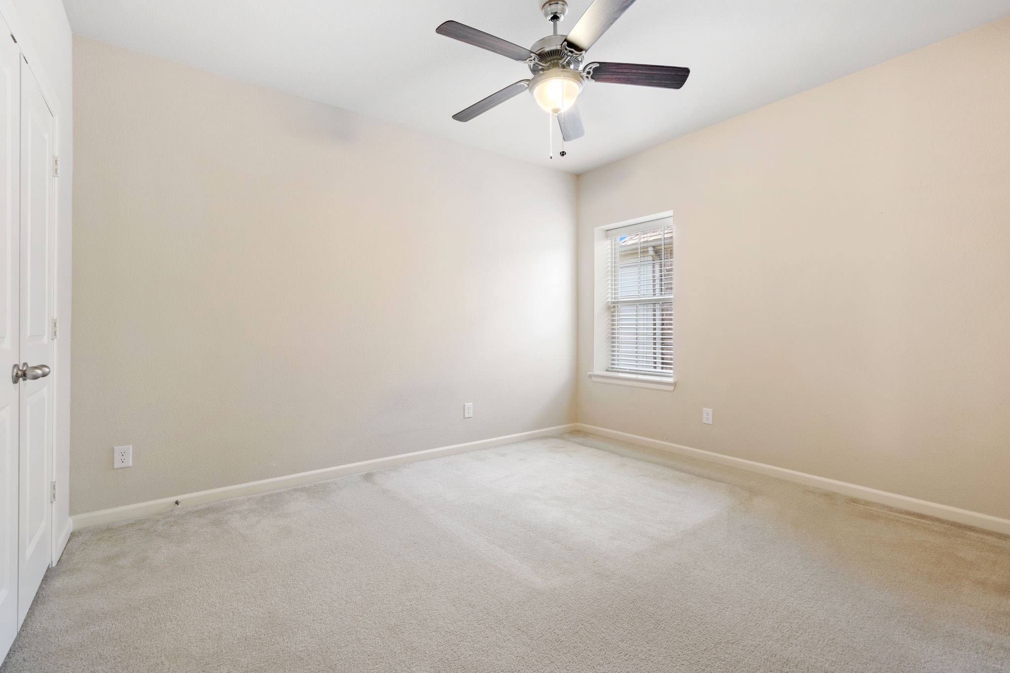 Lewisville, Texas, 75056, United States, 4 Bedrooms Bedrooms, ,3 BathroomsBathrooms,Residential,For Sale,1989126