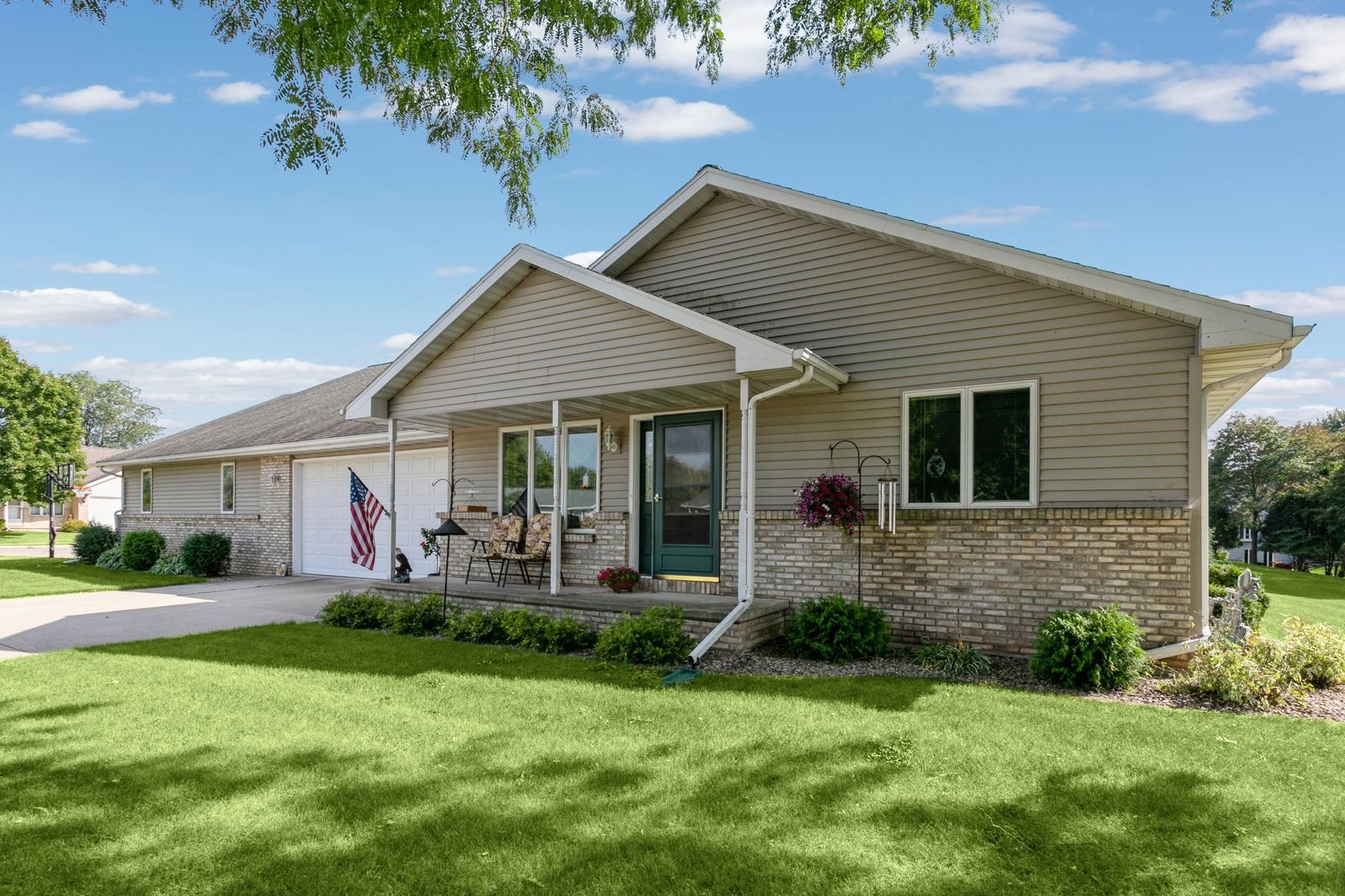 BRILLION, Wisconsin, 54110, United States, ,Residential,For Sale,1947118