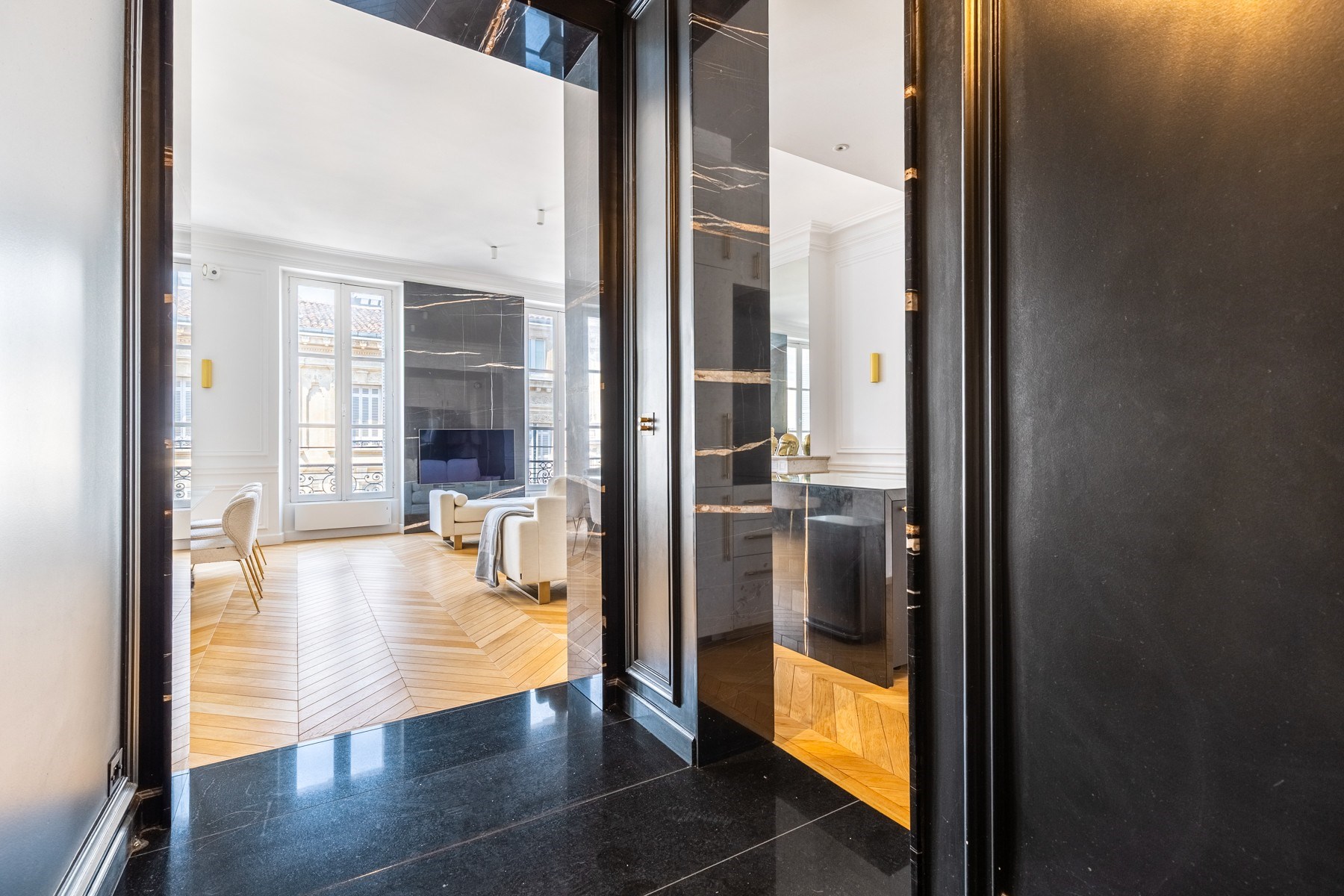  BORDEAUX – TRIANGLE AREA – EXQUISITE BOURGEOIS APARTMENT – 2 BEDROOMS – LIFT - 物件實景