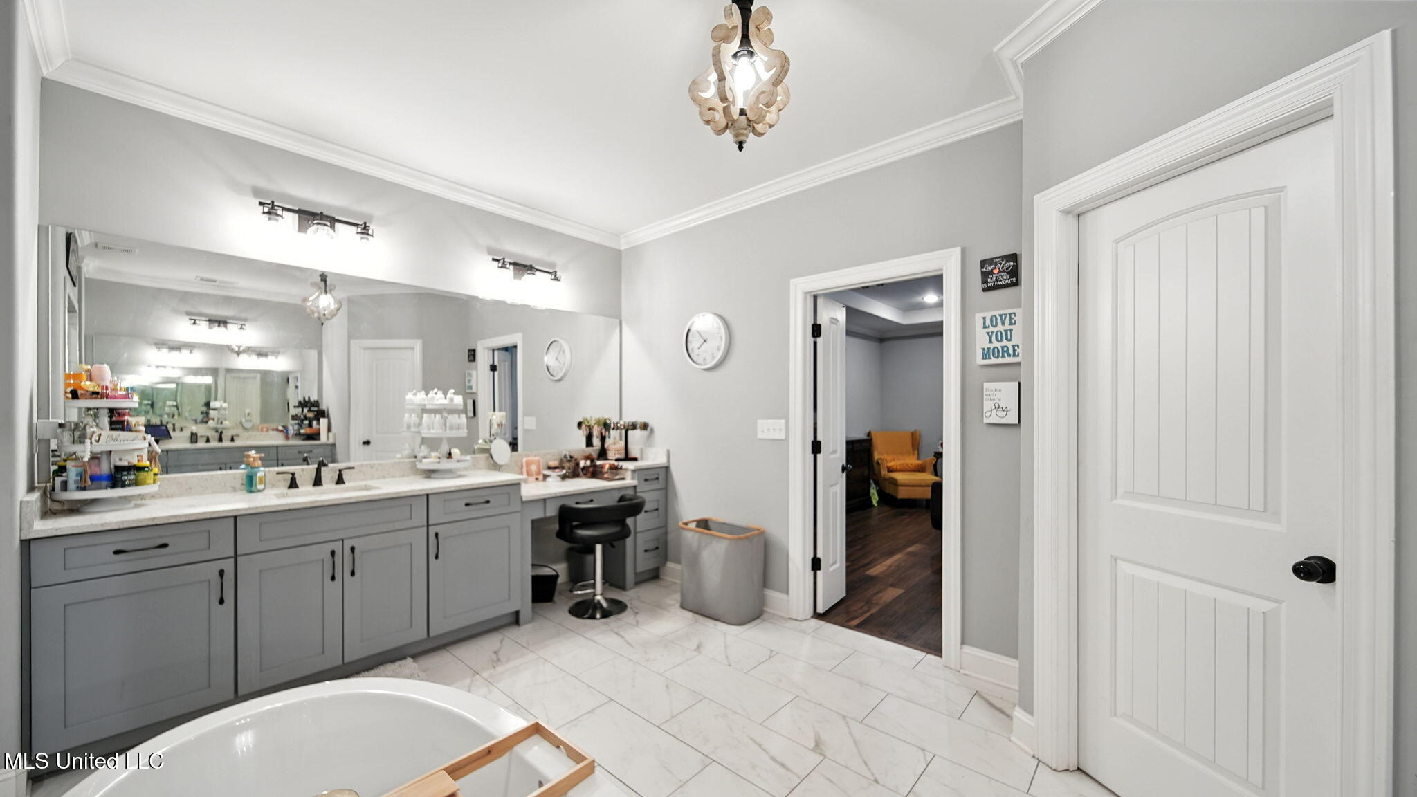 Hernando, Mississippi, 38632, United States, 4 Bedrooms Bedrooms, ,3 BathroomsBathrooms,Residential,For Sale,1978429