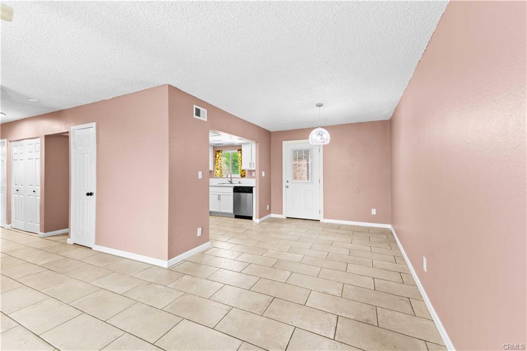 San Bernardino, California, 92407, United States, 4 Bedrooms Bedrooms, ,Residential,For Sale,1995159