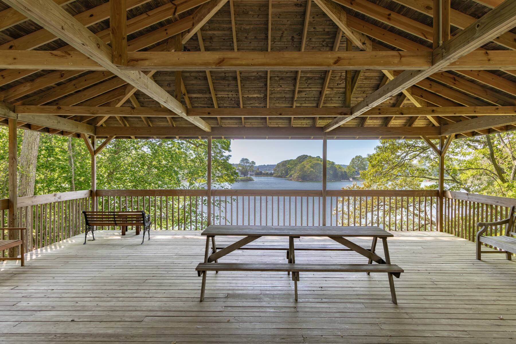  70 WATERS EDGE RD - 物件實景