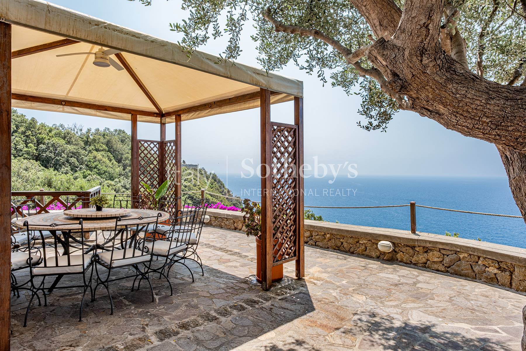  Charming seafront villa in Punta Caruso - 物件實景