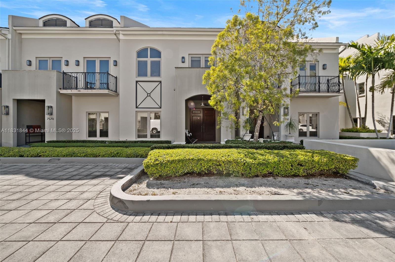 Miami, Florida, 33143, United States, 3 Bedrooms Bedrooms, ,4 BathroomsBathrooms,Residential,For Sale,1885416