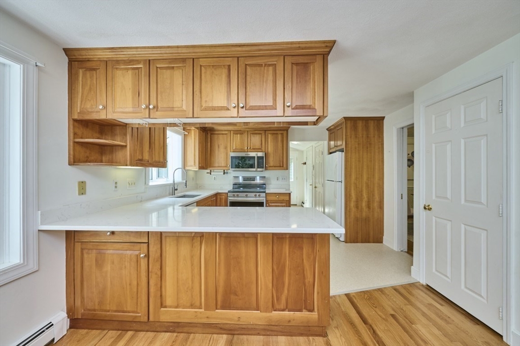 Rowley, Massachusetts, 01969, United States, 4 Bedrooms Bedrooms, ,3 BathroomsBathrooms,Residential,For Sale,1867579