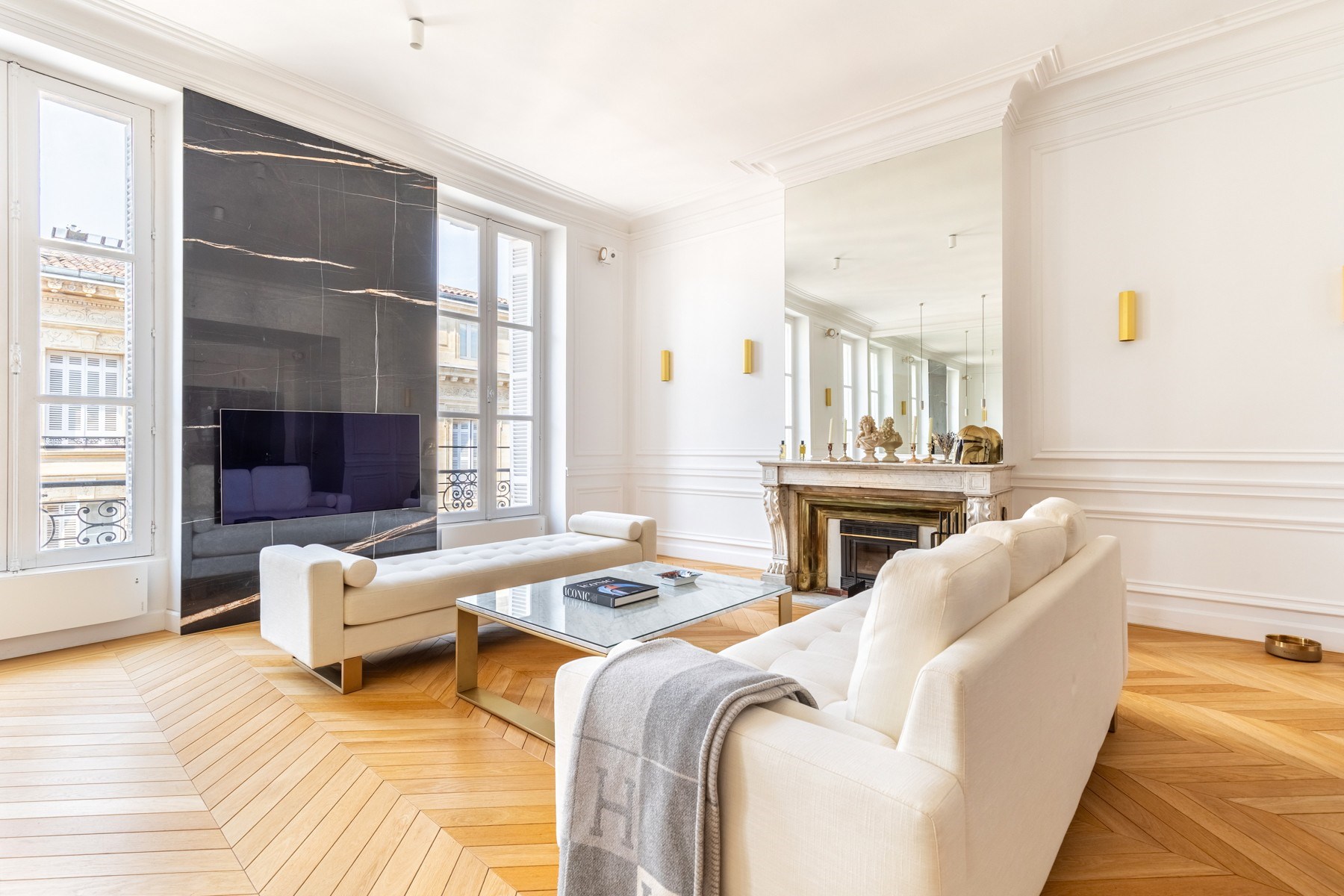  BORDEAUX – TRIANGLE AREA – EXQUISITE BOURGEOIS APARTMENT – 2 BEDROOMS – LIFT - 物件實景