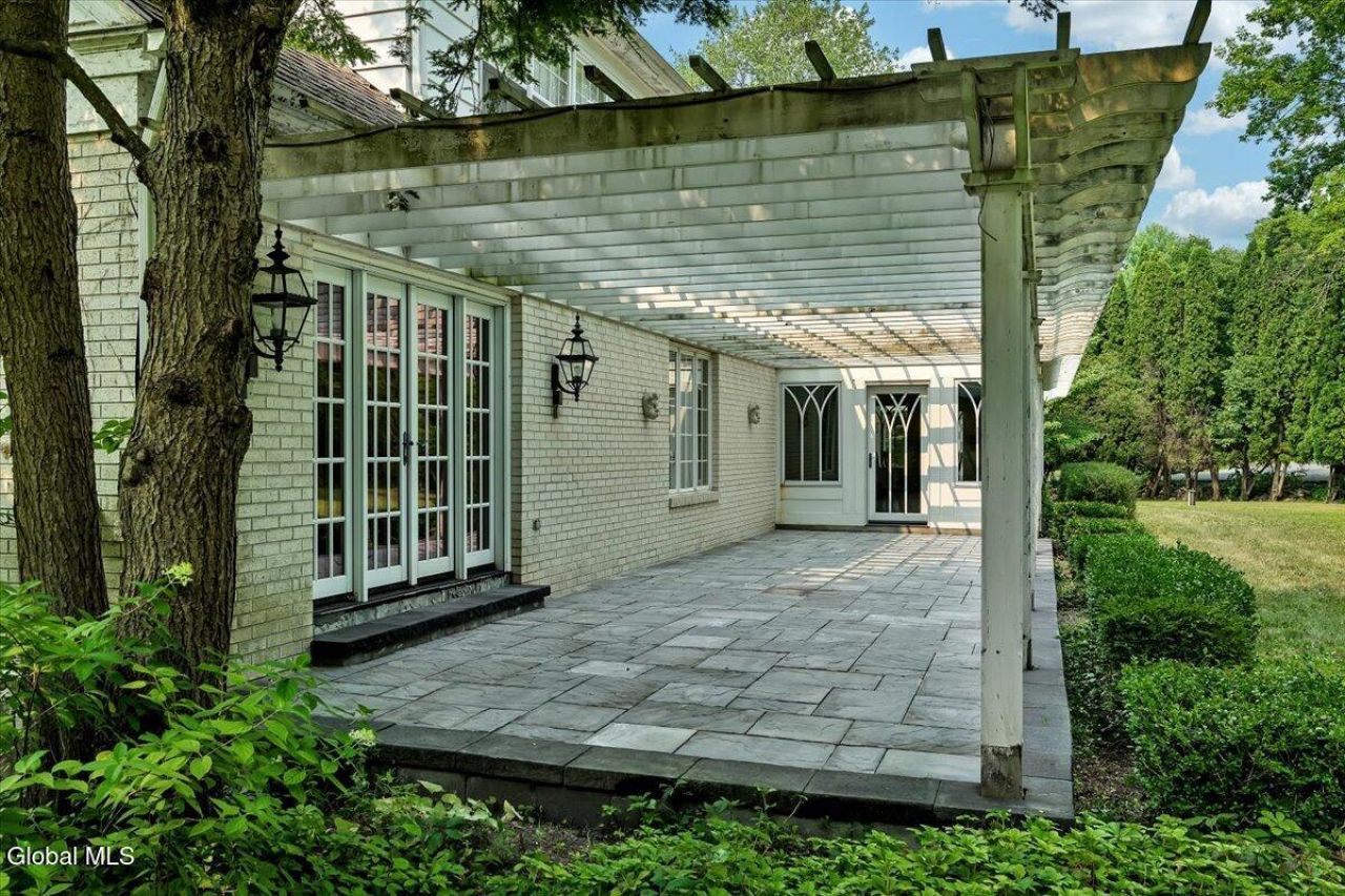 Queensbury, New York, 12804, United States, 4 Bedrooms Bedrooms, ,4 BathroomsBathrooms,Residential,For Sale,2003440