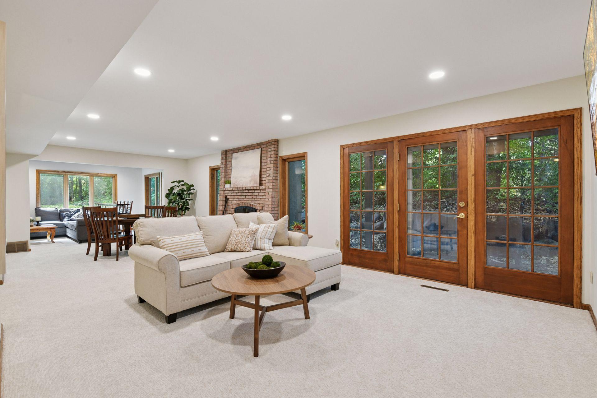 Shorewood, Minnesota, 55331, United States, 5 Bedrooms Bedrooms, ,4 BathroomsBathrooms,Residential,For Sale,1947057