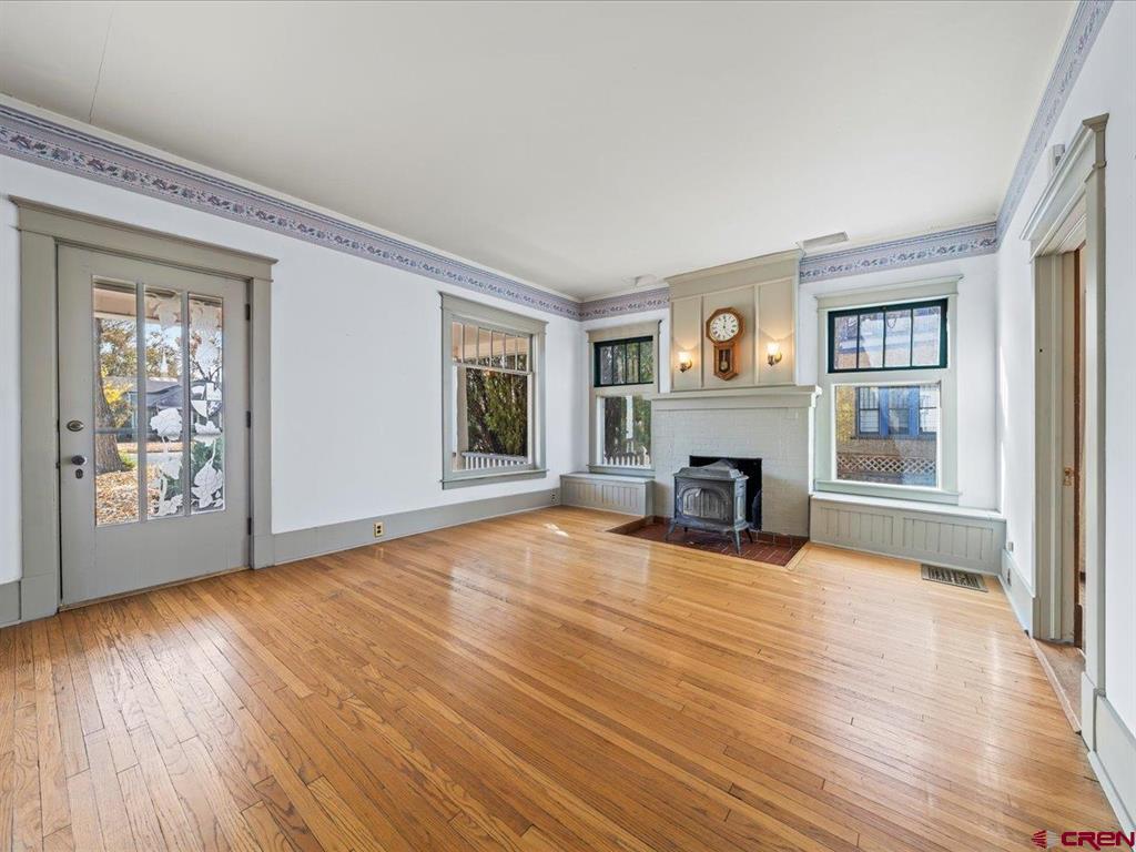 Montrose, Colorado, 81401, United States, 5 Bedrooms Bedrooms, ,1 BathroomBathrooms,Residential,For Sale,1994481