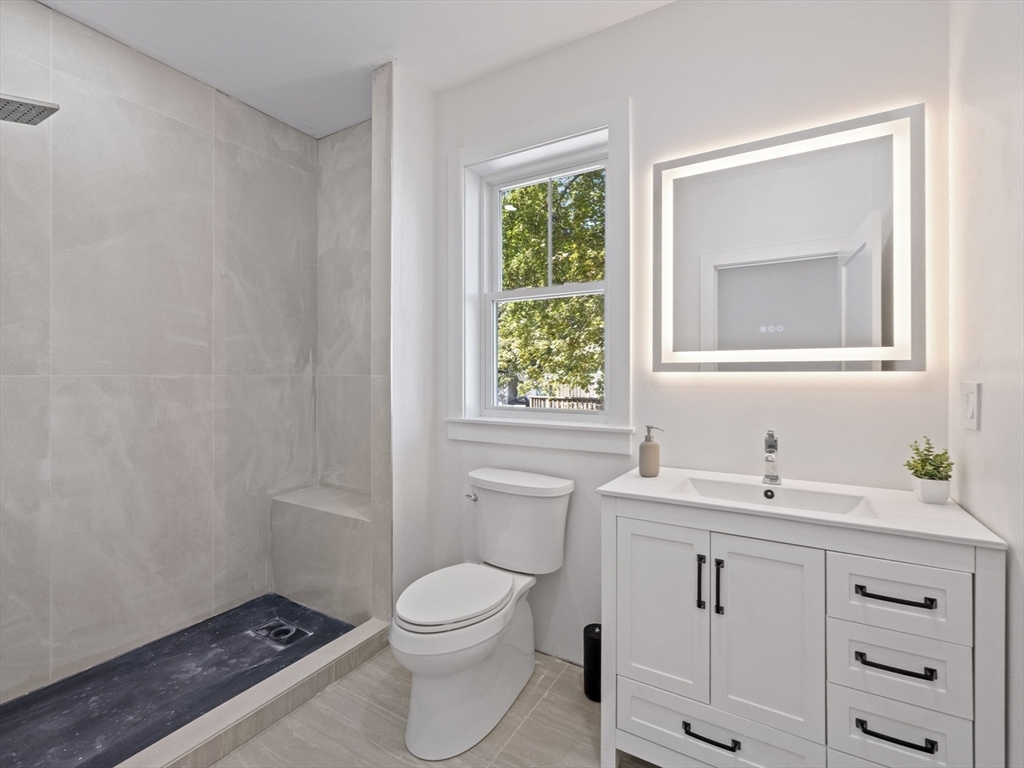 Wakefield, Massachusetts, 01880, United States, 4 Bedrooms Bedrooms, ,5 BathroomsBathrooms,Residential,For Sale,1938527
