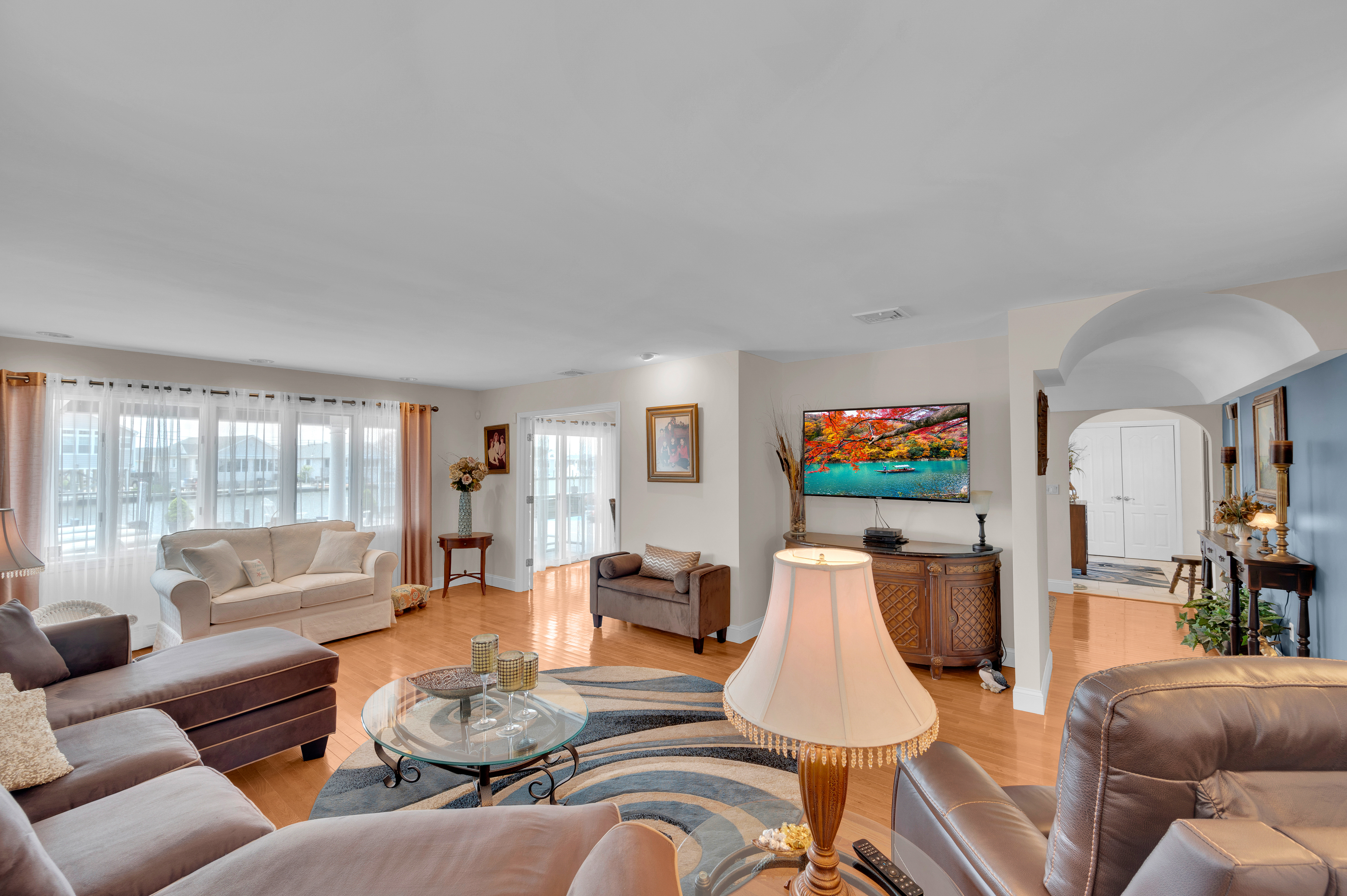  Spacious Waterfront Ranch With In-Ground Pool - 物件實景