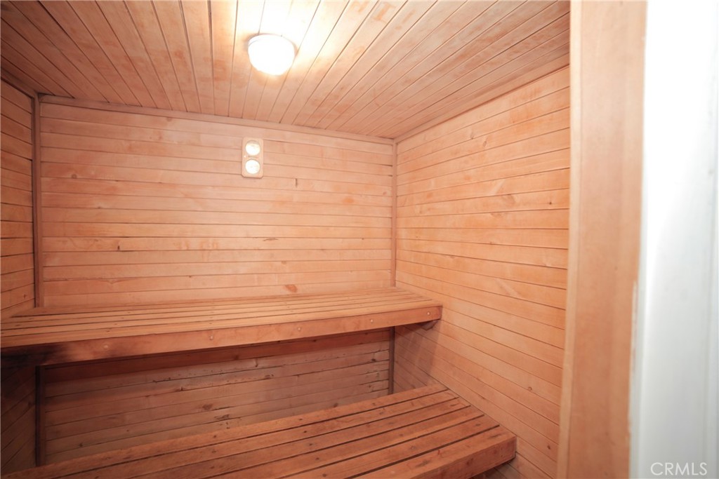 Canoga Park, California, 91303, United States, 2 Bedrooms Bedrooms, ,1 BathroomBathrooms,Residential,For Sale,1995813