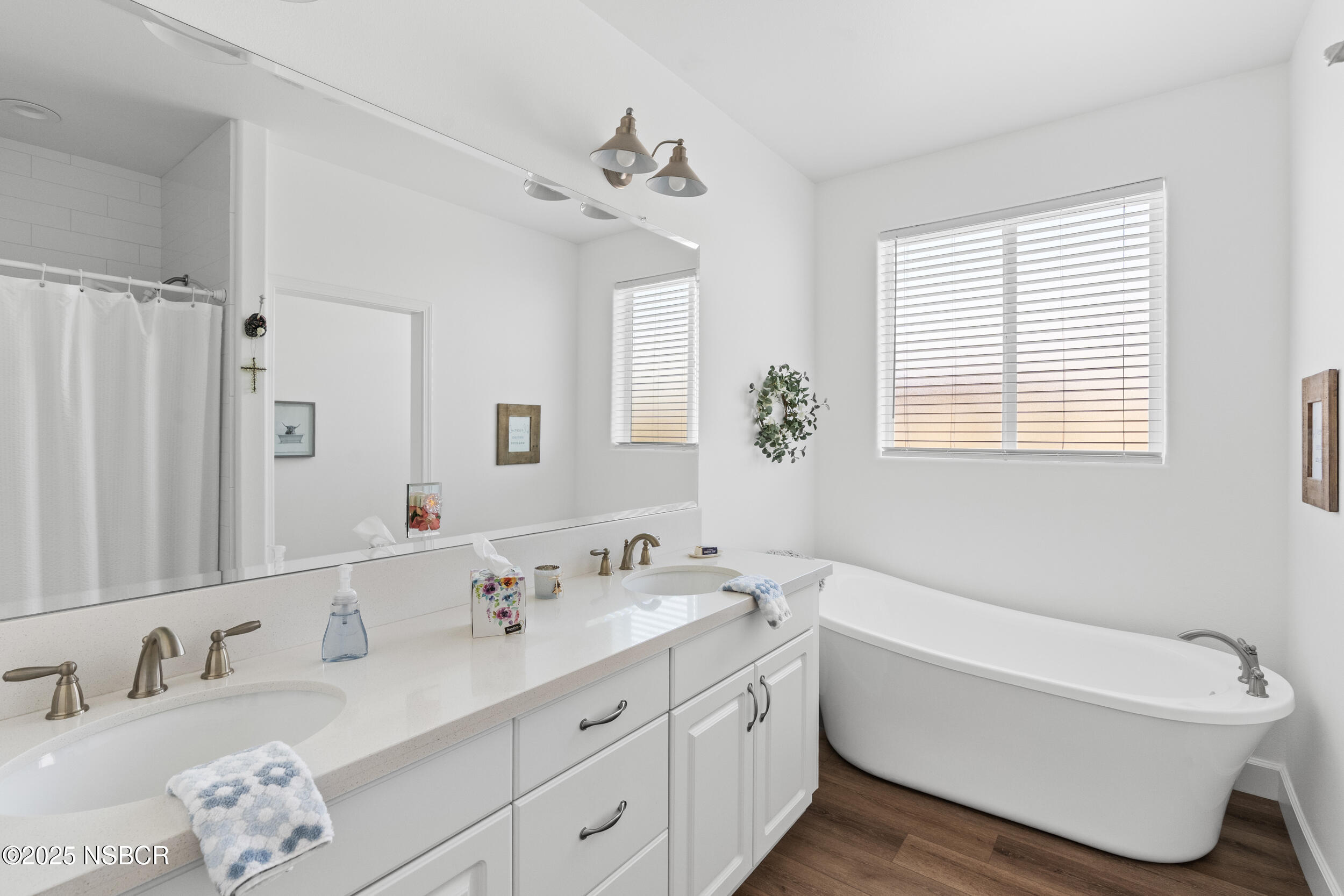 Santa Maria, California, 93455, United States, 3 Bedrooms Bedrooms, ,3 BathroomsBathrooms,Residential,For Sale,1929154
