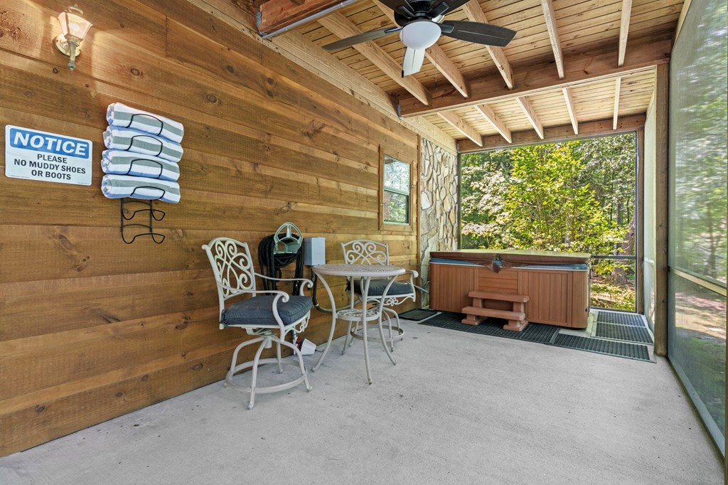 Blue Ridge, Georgia, 30513, United States, 3 Bedrooms Bedrooms, ,3 BathroomsBathrooms,Residential,For Sale,1980618