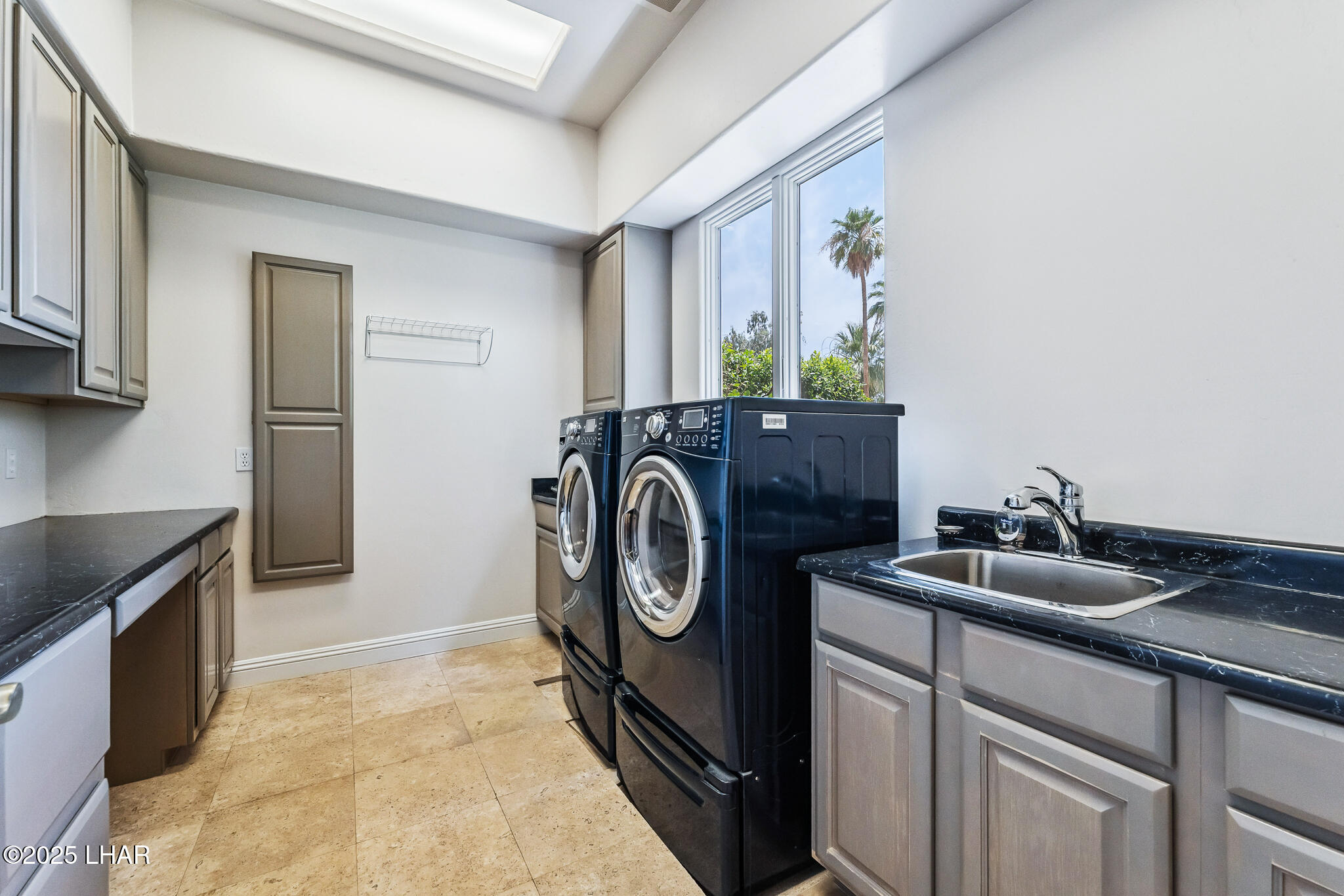 Lake Havasu City, Arizona, 86406, United States, 4 Bedrooms Bedrooms, ,2 BathroomsBathrooms,Residential,For Sale,1901337