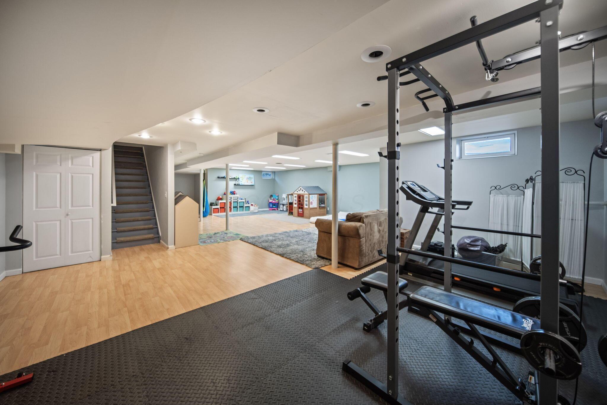 New Albany, Ohio, 43054, United States, 4 Bedrooms Bedrooms, ,3 BathroomsBathrooms,Residential,For Sale,1988234