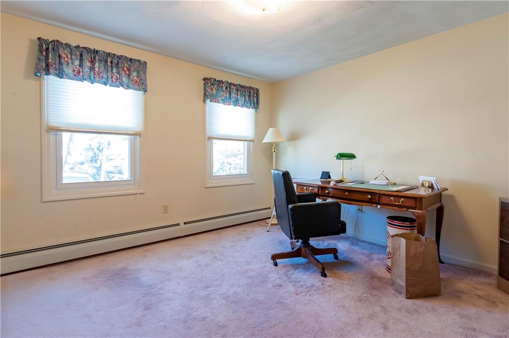 East Greenwich, Rhode Island, 02818, United States, 3 Bedrooms Bedrooms, ,2 BathroomsBathrooms,Residential,For Sale,2010043