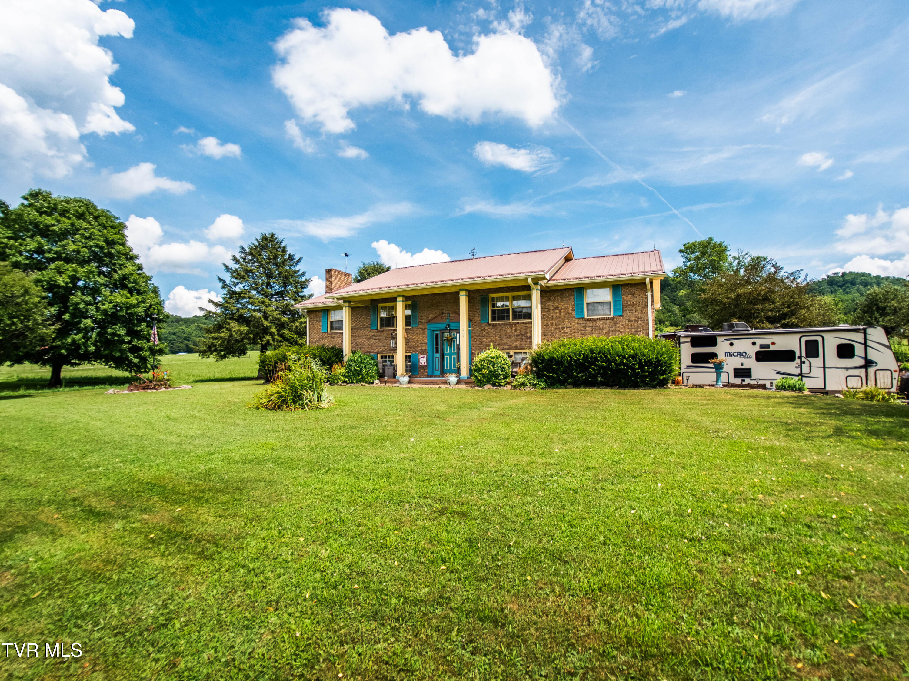 Surgoinsville, Tennessee, 37873, United States, 3 Bedrooms Bedrooms, ,3 BathroomsBathrooms,Residential,For Sale,1937059