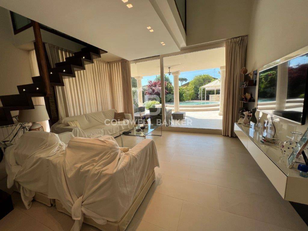 via dazzi, Forte dei Marmi, Lucca, 55042, IT, 5 Bedrooms Bedrooms, ,5 BathroomsBathrooms,Residential,For Sale,via dazzi,1620153