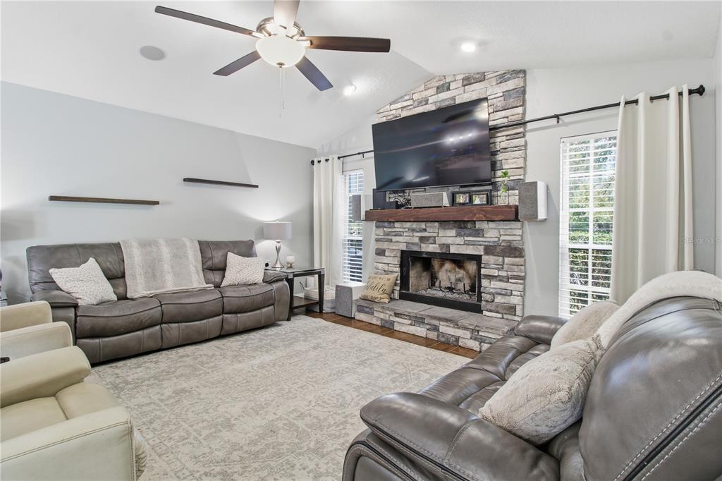 Lakeland, Florida, 33810, United States, 3 Bedrooms Bedrooms, ,2 BathroomsBathrooms,Residential,For Sale,1999879