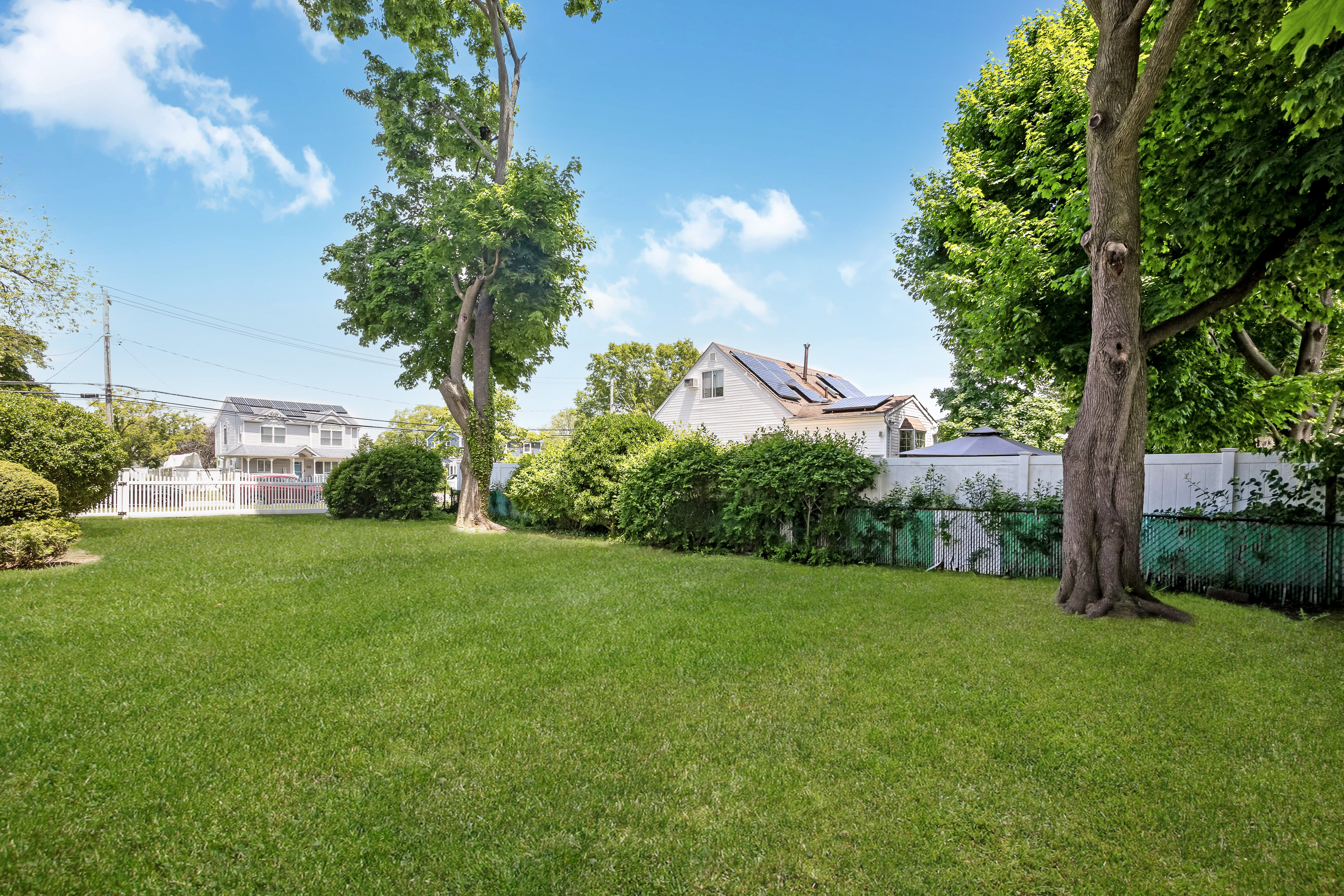 West Babylon, New York, 11704, United States, 5 Bedrooms Bedrooms, ,3 BathroomsBathrooms,Residential,For Sale,2048080