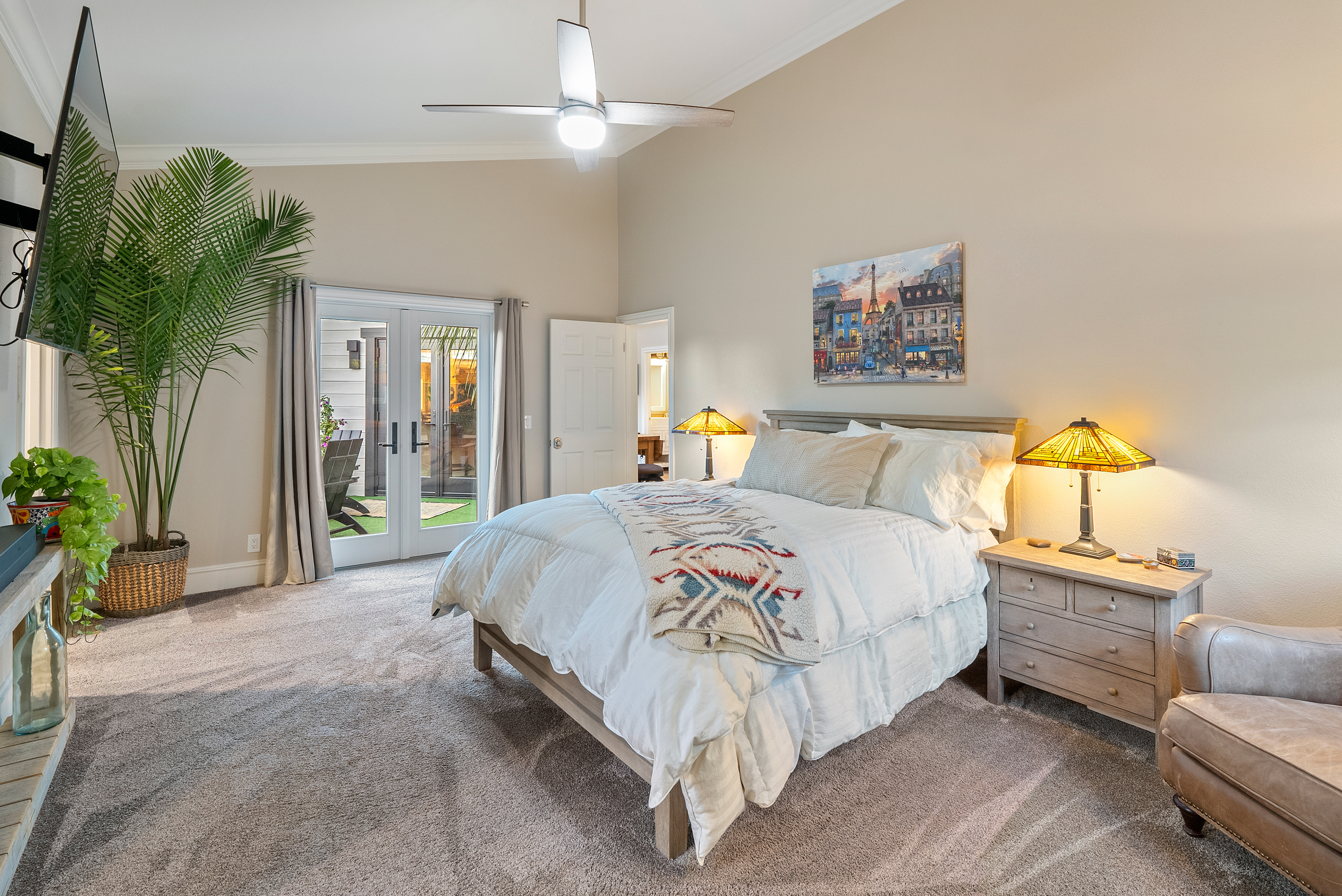  5282 Hillcrest Drive - 物件實景