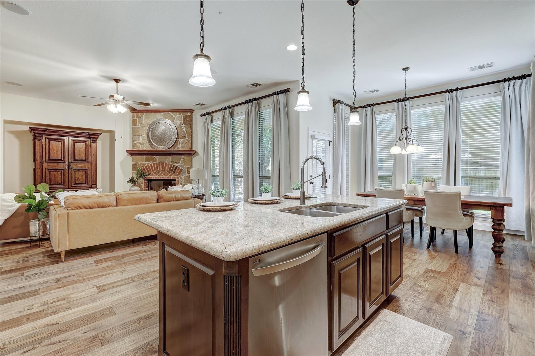 Round Rock, Texas, 78681, United States, 5 Bedrooms Bedrooms, ,4 BathroomsBathrooms,Residential,For Sale,2005669