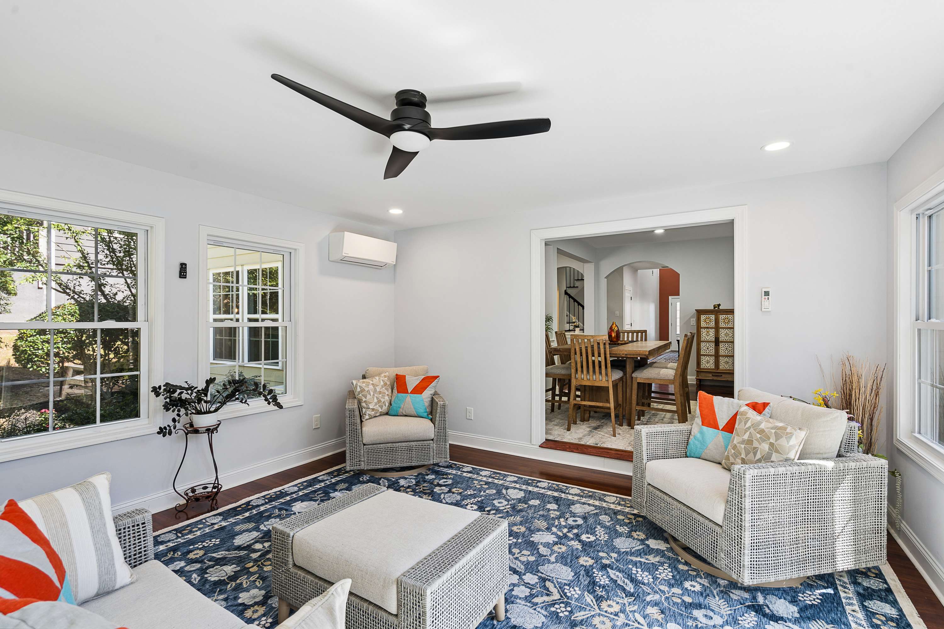  Beautifully Updated Home in Sought-After Swim and Tennis Neighborhood - 物件實景