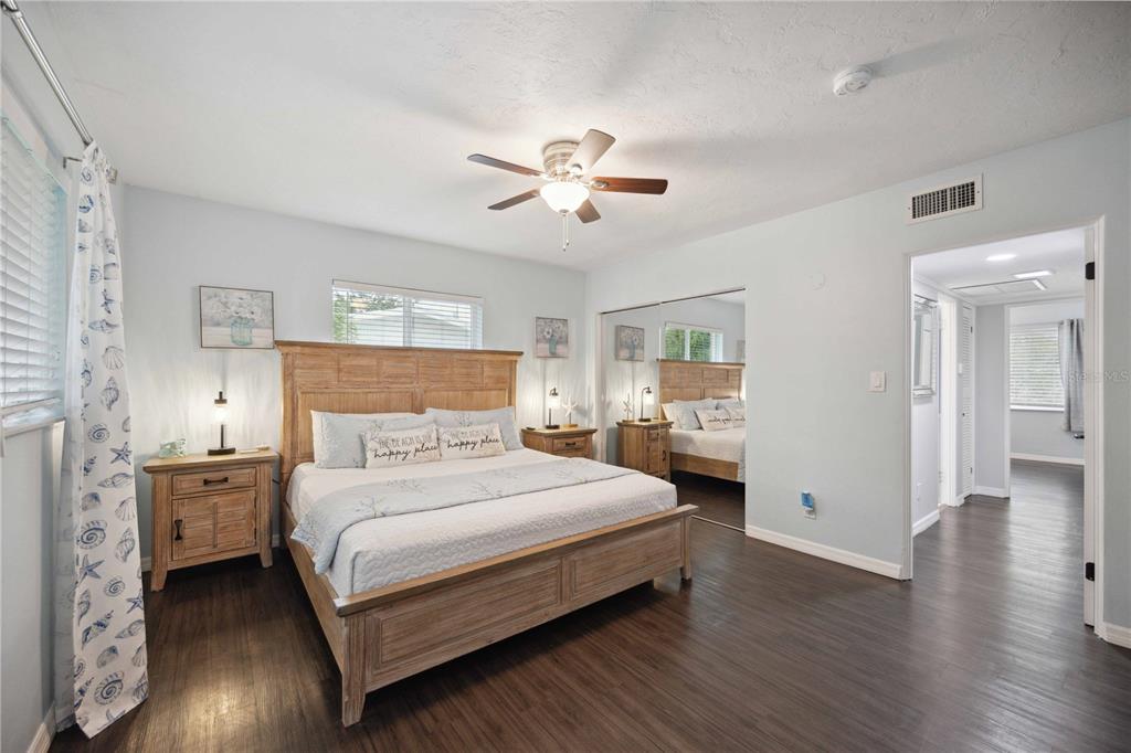 Sarasota, Florida, 34239, United States, 3 Bedrooms Bedrooms, ,2 BathroomsBathrooms,Residential,For Sale,1690637
