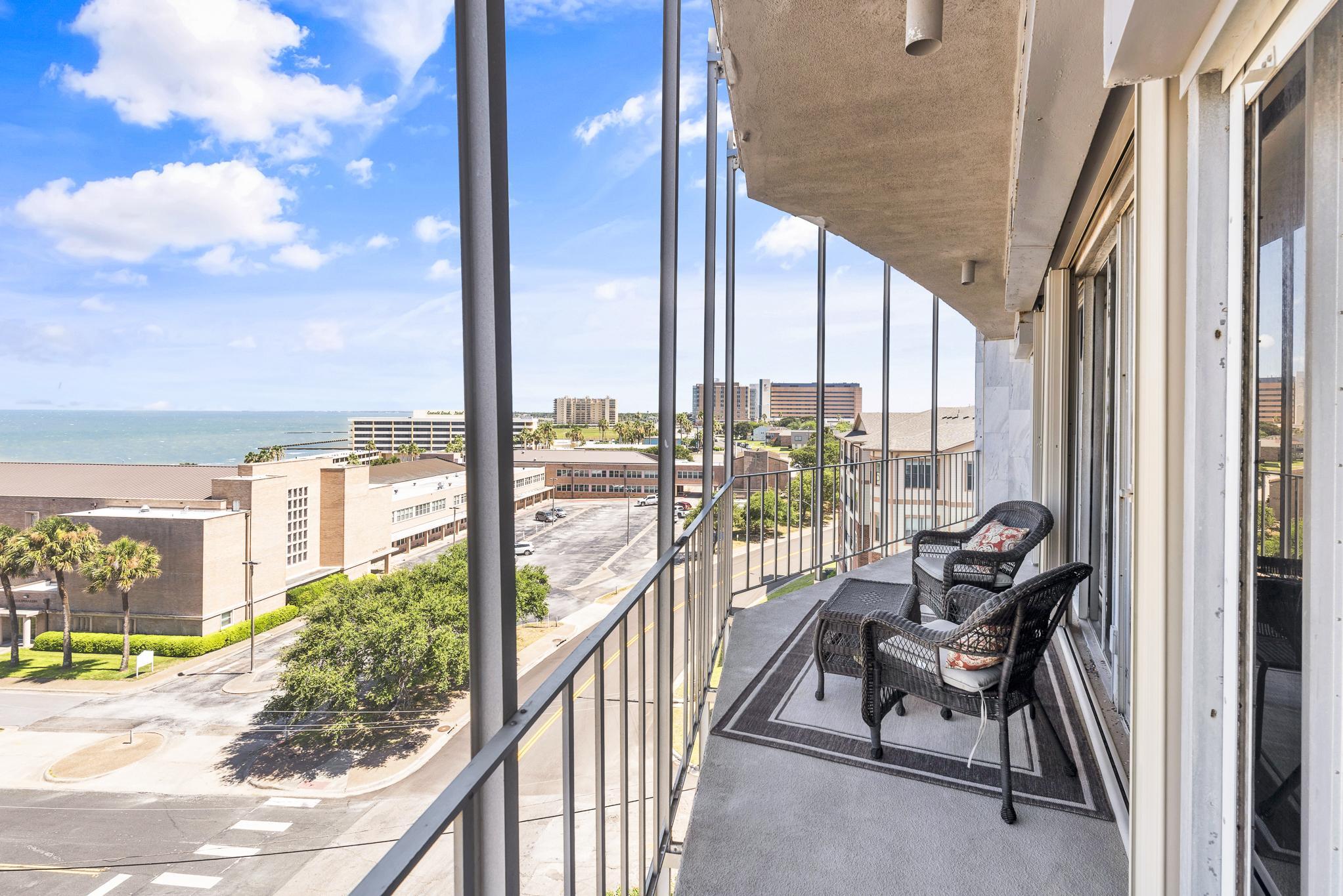 Corpus Christi, Texas, 78401, United States, 3 Bedrooms Bedrooms, ,3 BathroomsBathrooms,Residential,For Sale,1912480