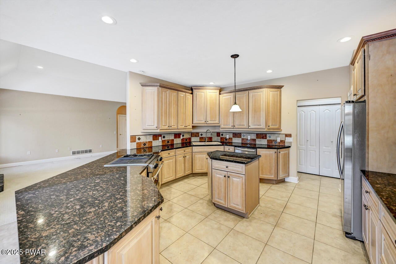 Lords Valley, Pennsylvania, 18428, United States, 3 Bedrooms Bedrooms, ,3 BathroomsBathrooms,Residential,For Sale,2005148