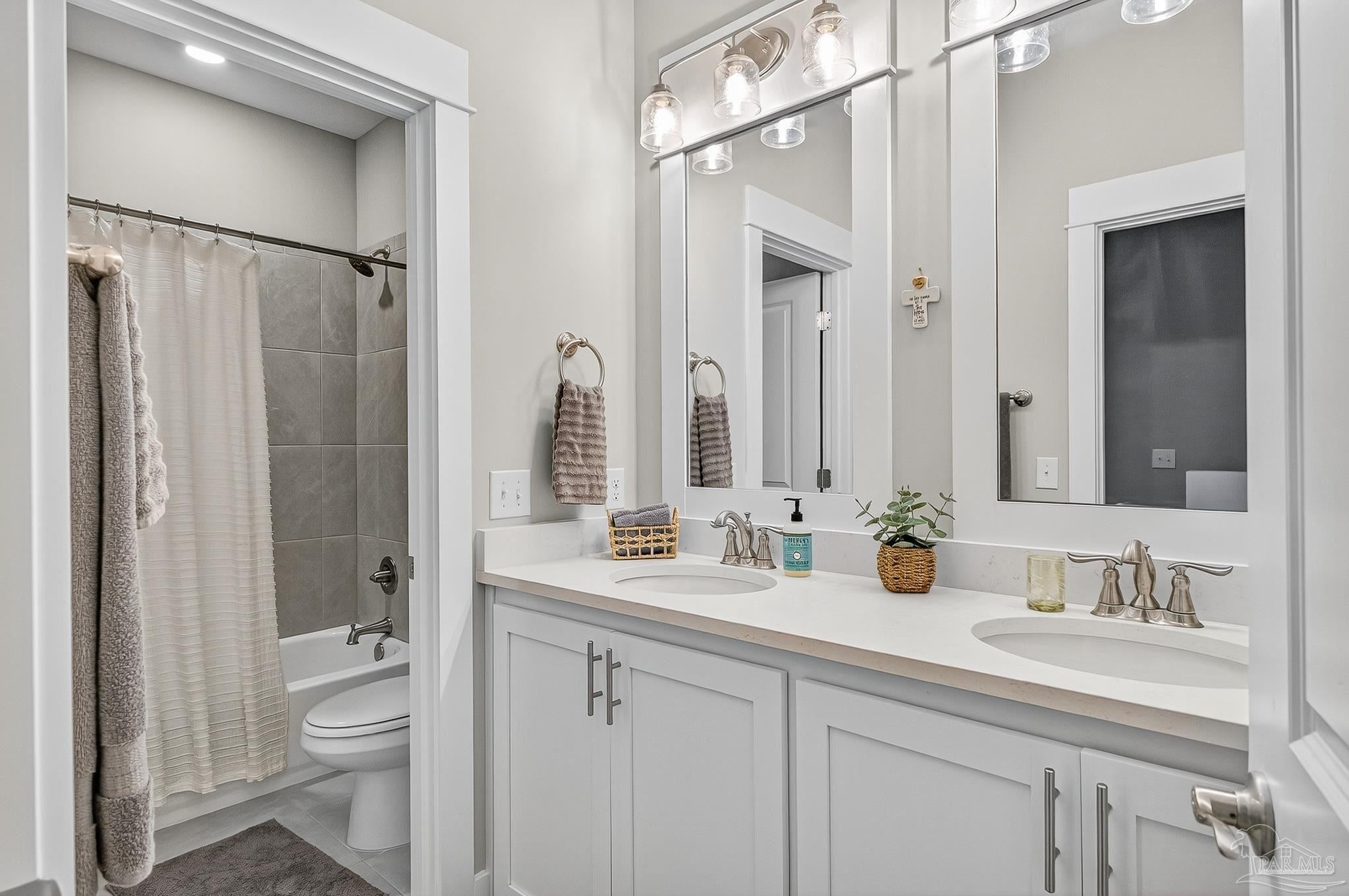 Cantonment, Florida, 32533, United States, 4 Bedrooms Bedrooms, ,3 BathroomsBathrooms,Residential,For Sale,1992580