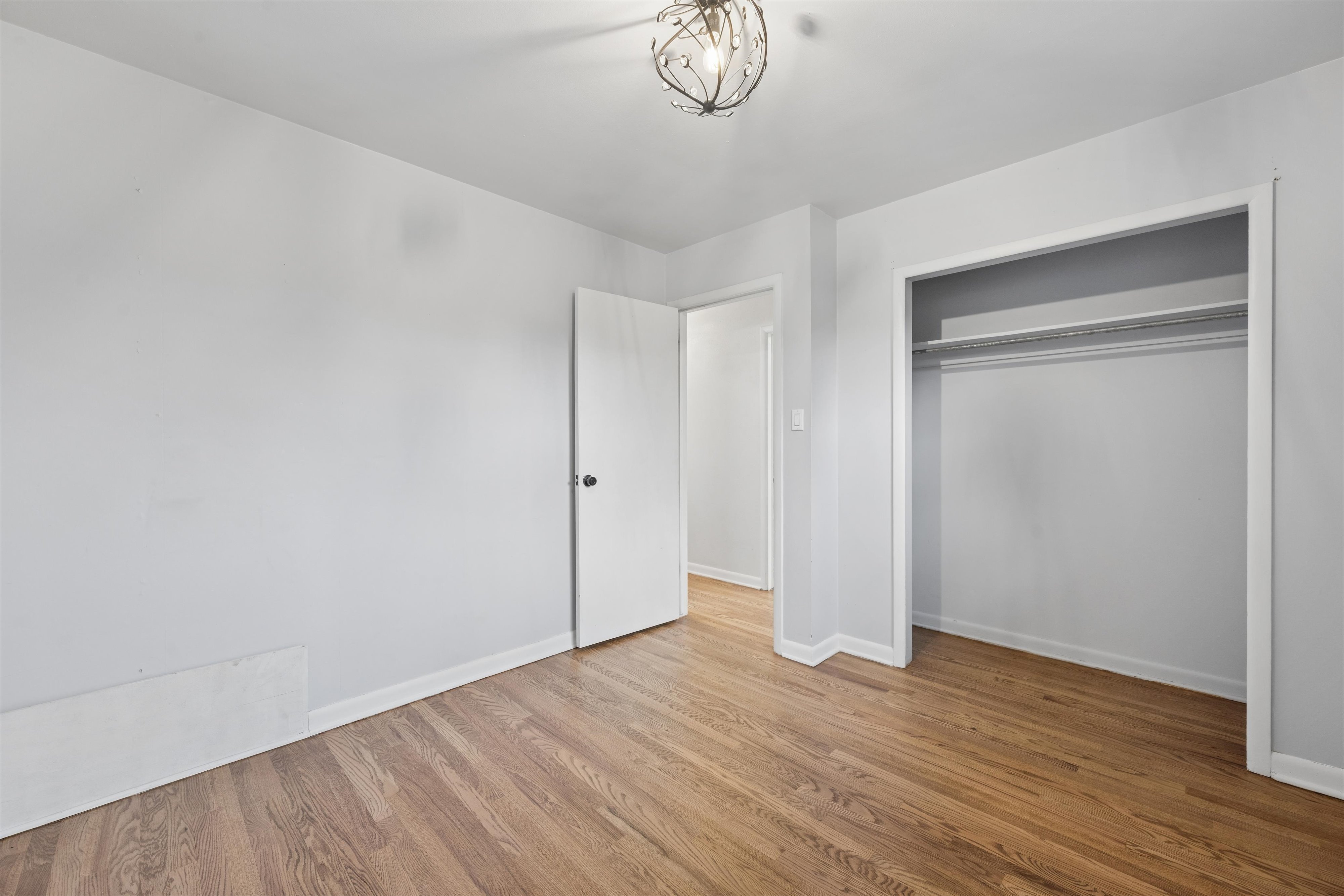  Updated & Spacious Ranch Home with Finished Basement - 物件實景