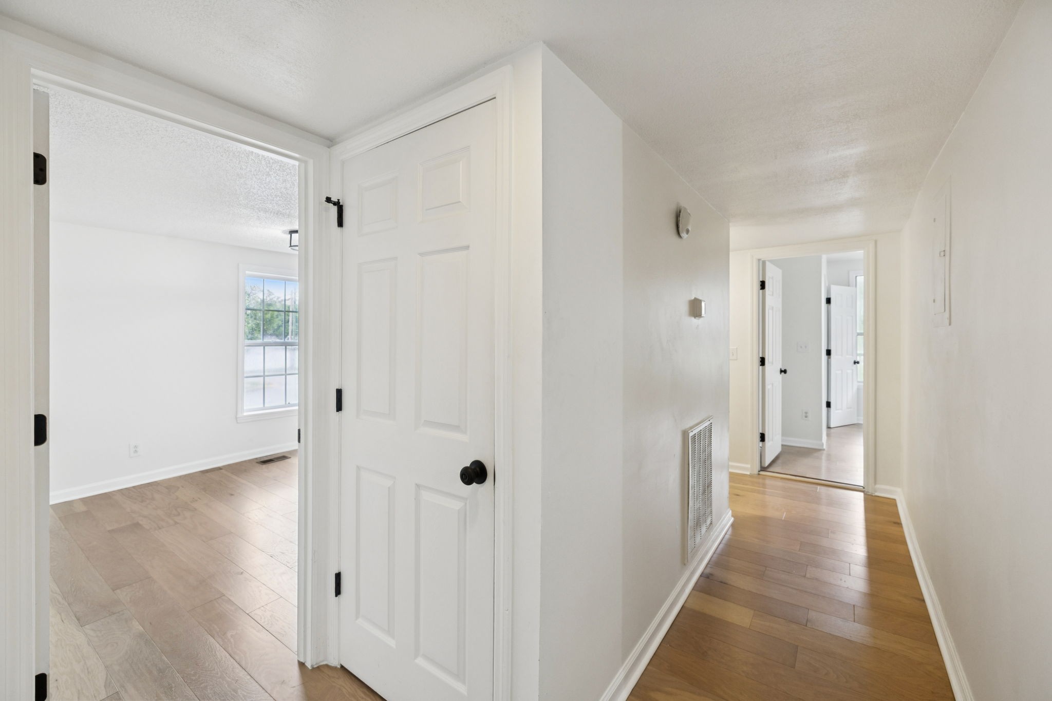 Nashville, Tennessee, 37209, United States, 4 Bedrooms Bedrooms, ,3 BathroomsBathrooms,Residential,For Sale,1873930