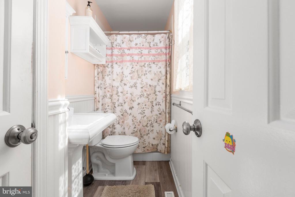 Fredericksburg, Virginia, 22407, United States, 4 Bedrooms Bedrooms, ,4 BathroomsBathrooms,Residential,For Sale,1849962