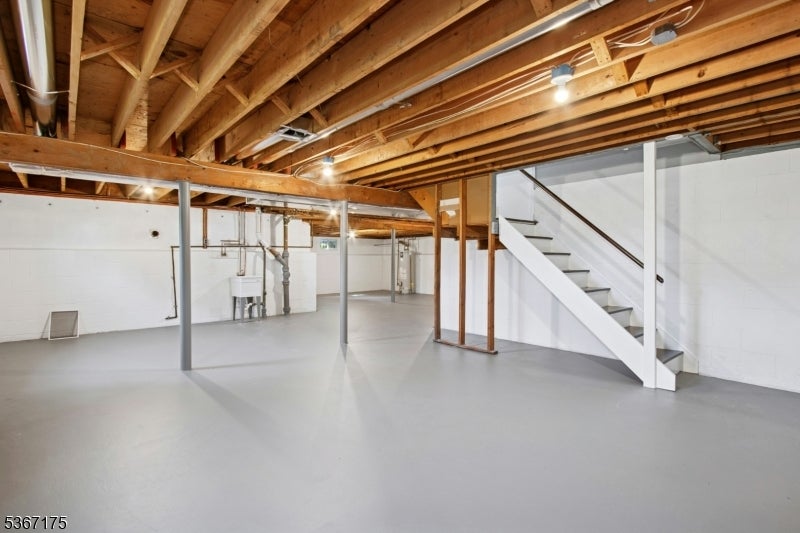 Union Twp., New Jersey, 07083, United States, 4 Bedrooms Bedrooms, ,3 BathroomsBathrooms,Residential,For Sale,1935310