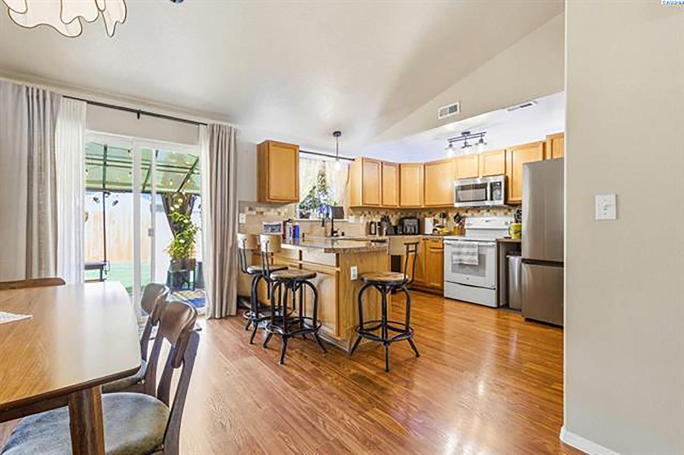  Wonderful 3 Bed Home RV /Boat Parking, Fully Fenced - 物件實景