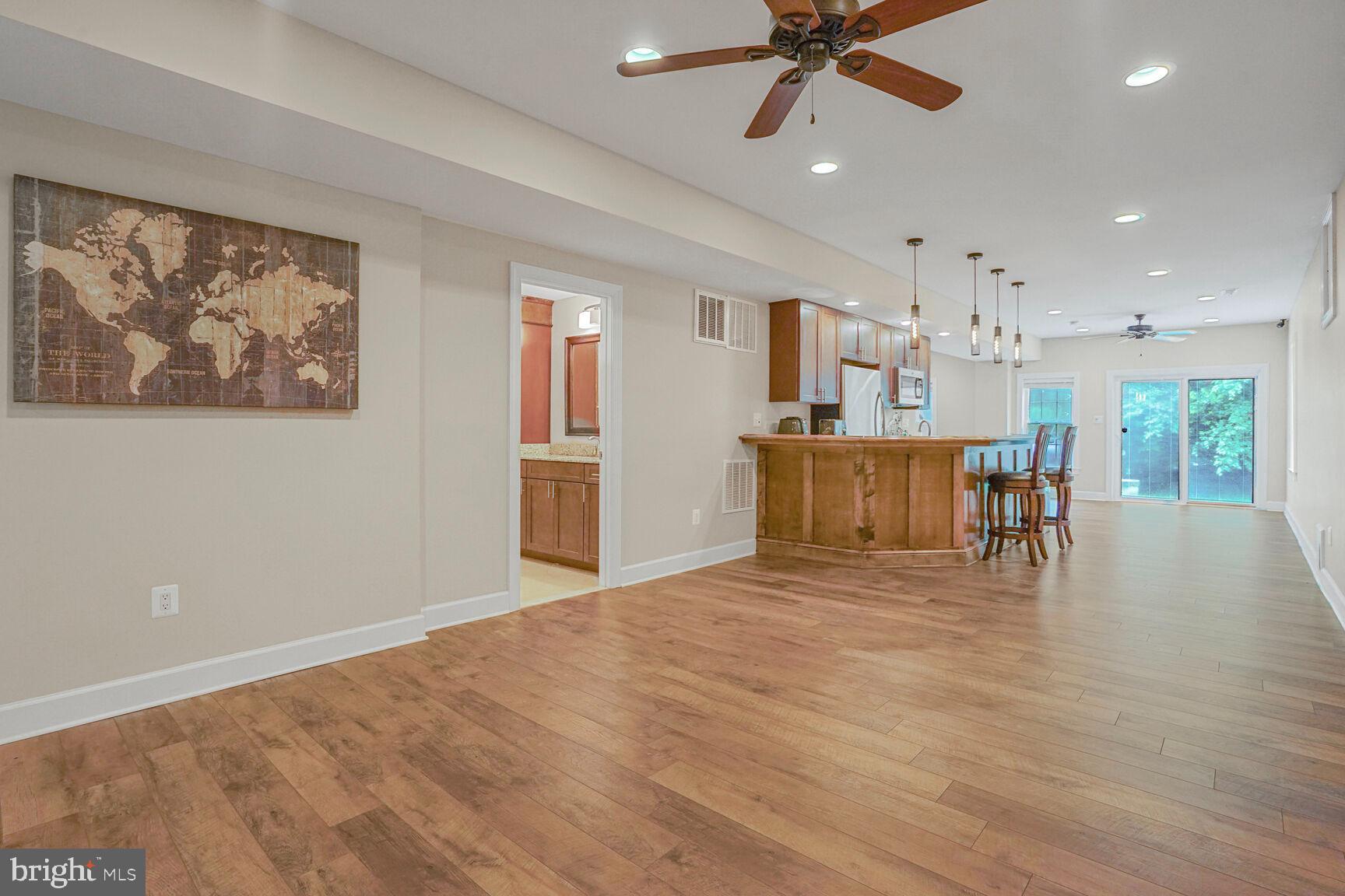 Woodbridge, Virginia, 22192, United States, 5 Bedrooms Bedrooms, ,5 BathroomsBathrooms,Residential,For Sale,1825491