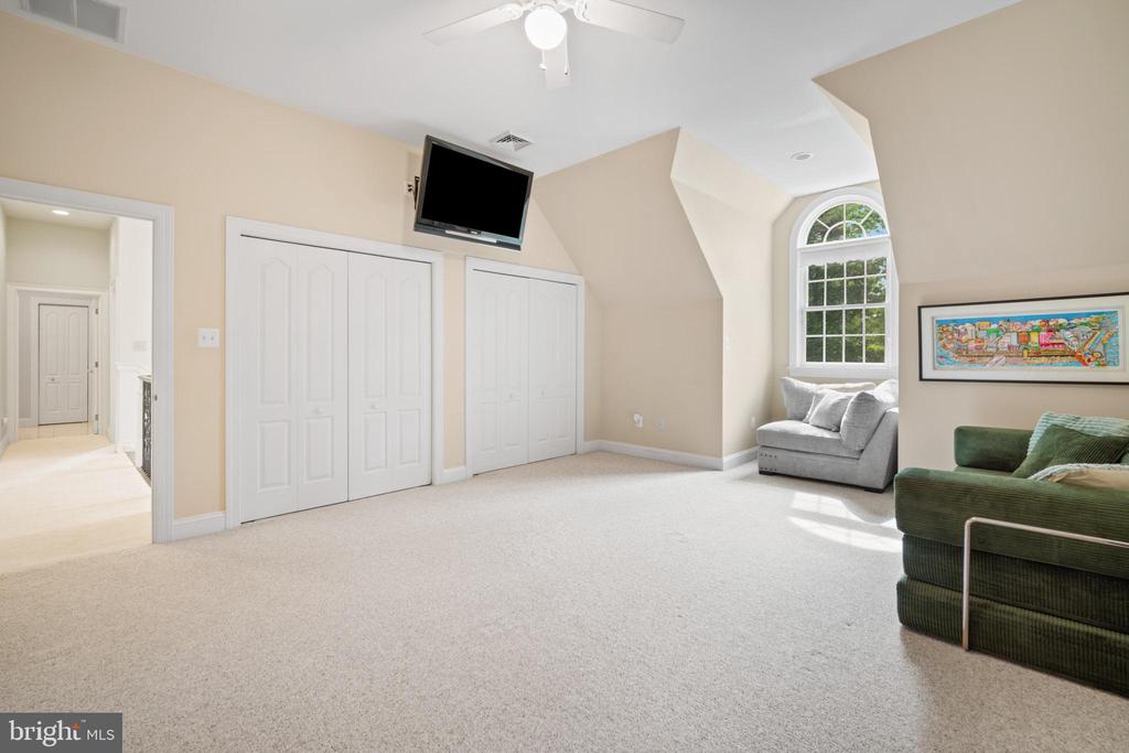 Hammonton, New Jersey, 08037, United States, 5 Bedrooms Bedrooms, ,5 BathroomsBathrooms,Residential,For Sale,1834534