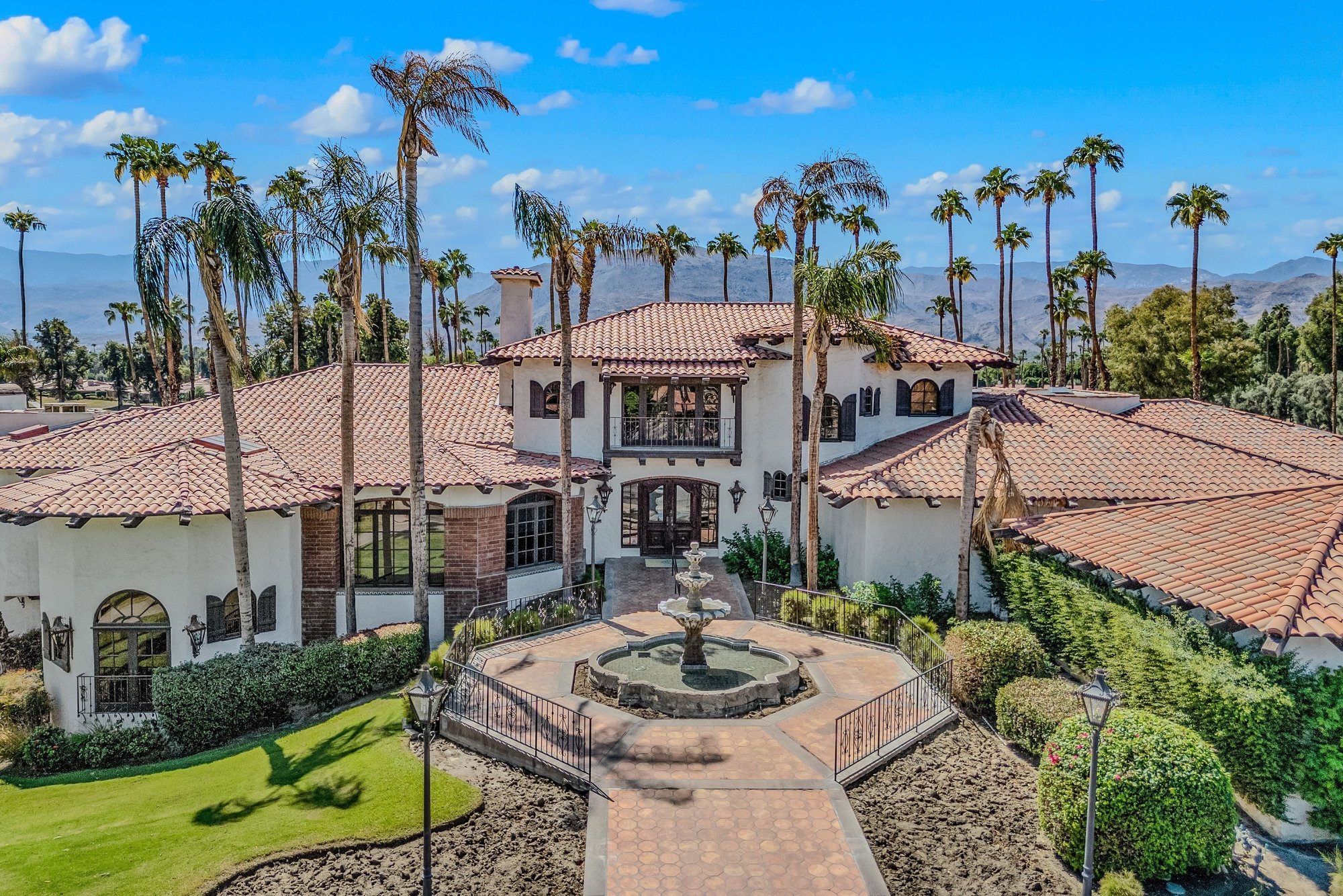  Luxury Remodel with Panoramic Views - 物件實景