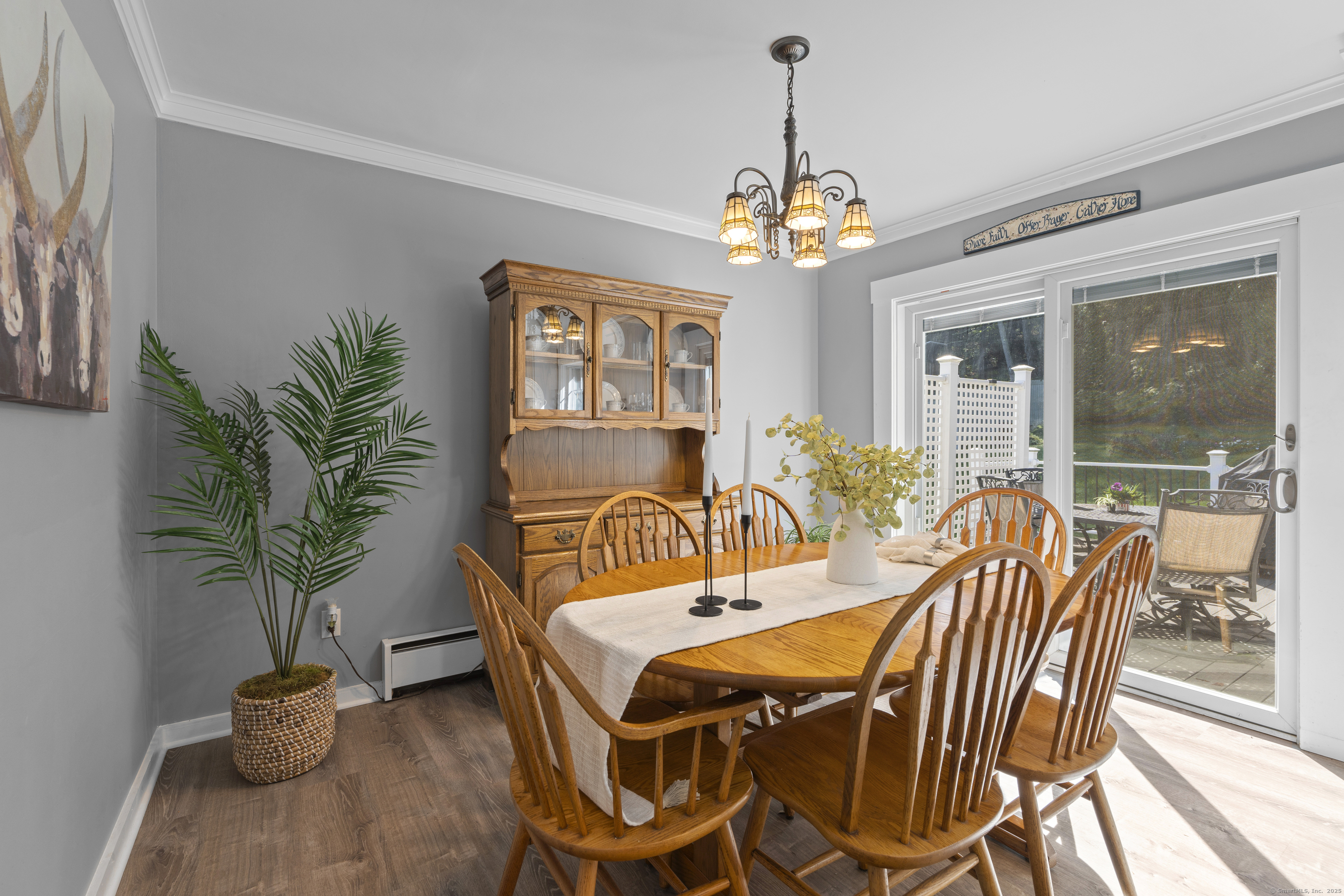 Newtown, Connecticut, 06482, United States, 3 Bedrooms Bedrooms, ,2 BathroomsBathrooms,Residential,For Sale,1962604