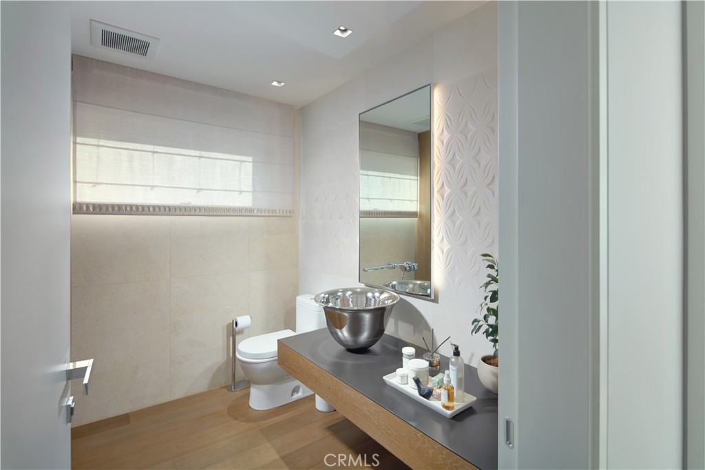 Laguna Beach, California, 92651, United States, 3 Bedrooms Bedrooms, ,4 BathroomsBathrooms,Residential,For Sale,1688637