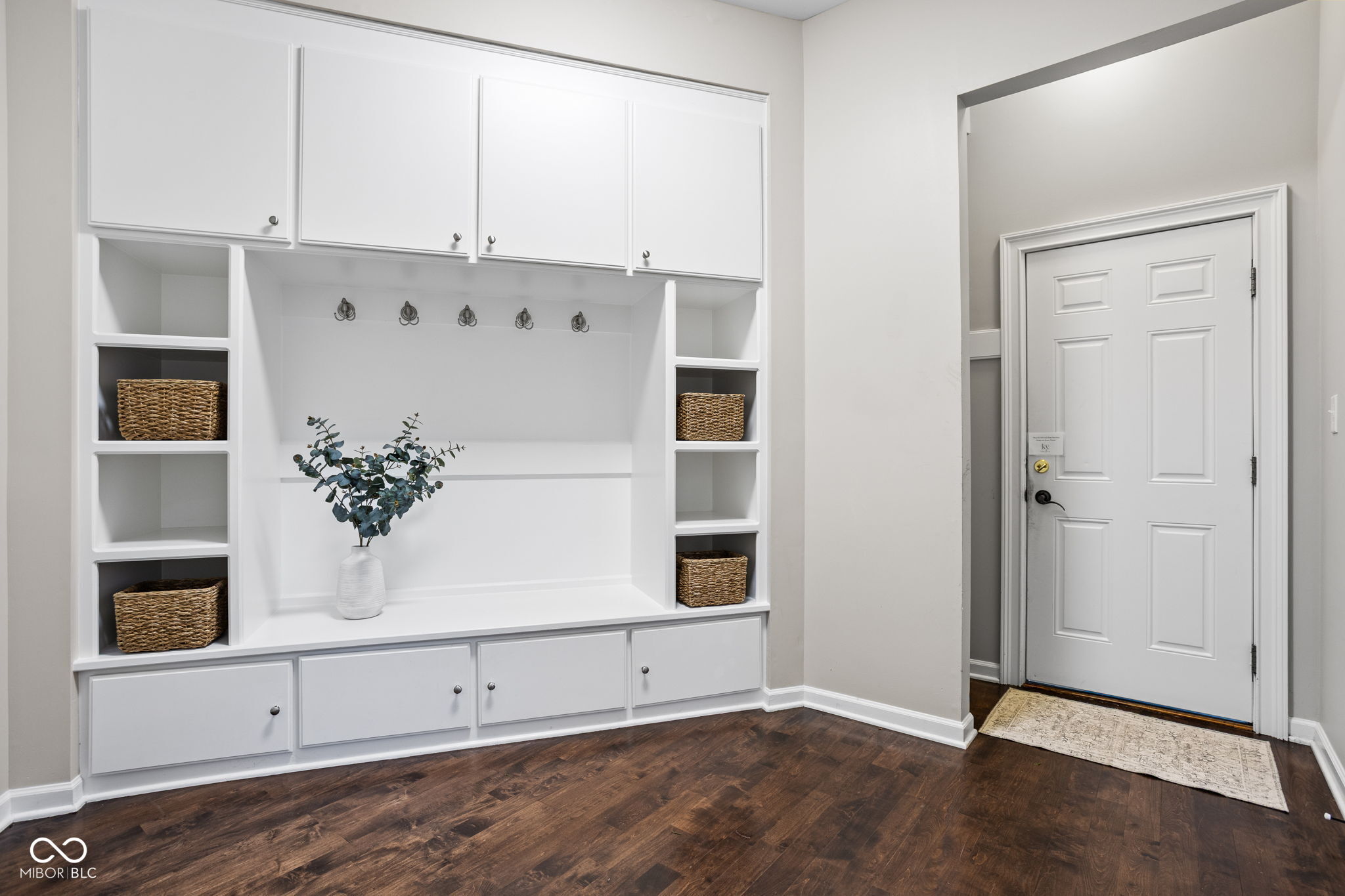 Indianapolis, Indiana, 46226, United States, 6 Bedrooms Bedrooms, ,7 BathroomsBathrooms,Residential,For Sale,1998001