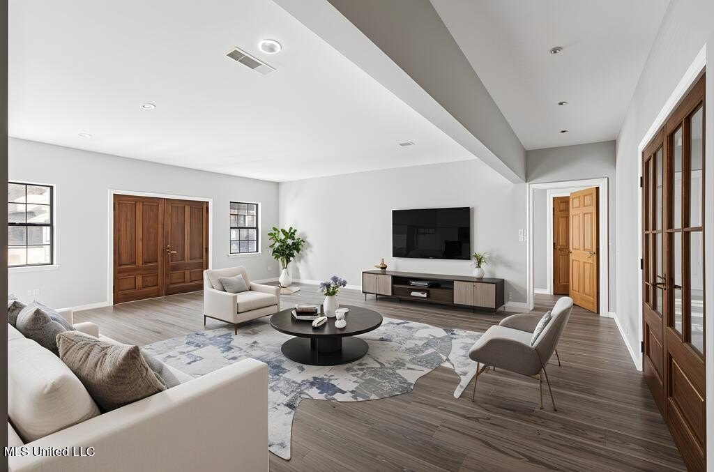 Gulfport, Mississippi, 39503, United States, 5 Bedrooms Bedrooms, ,5 BathroomsBathrooms,Residential,For Sale,2009063