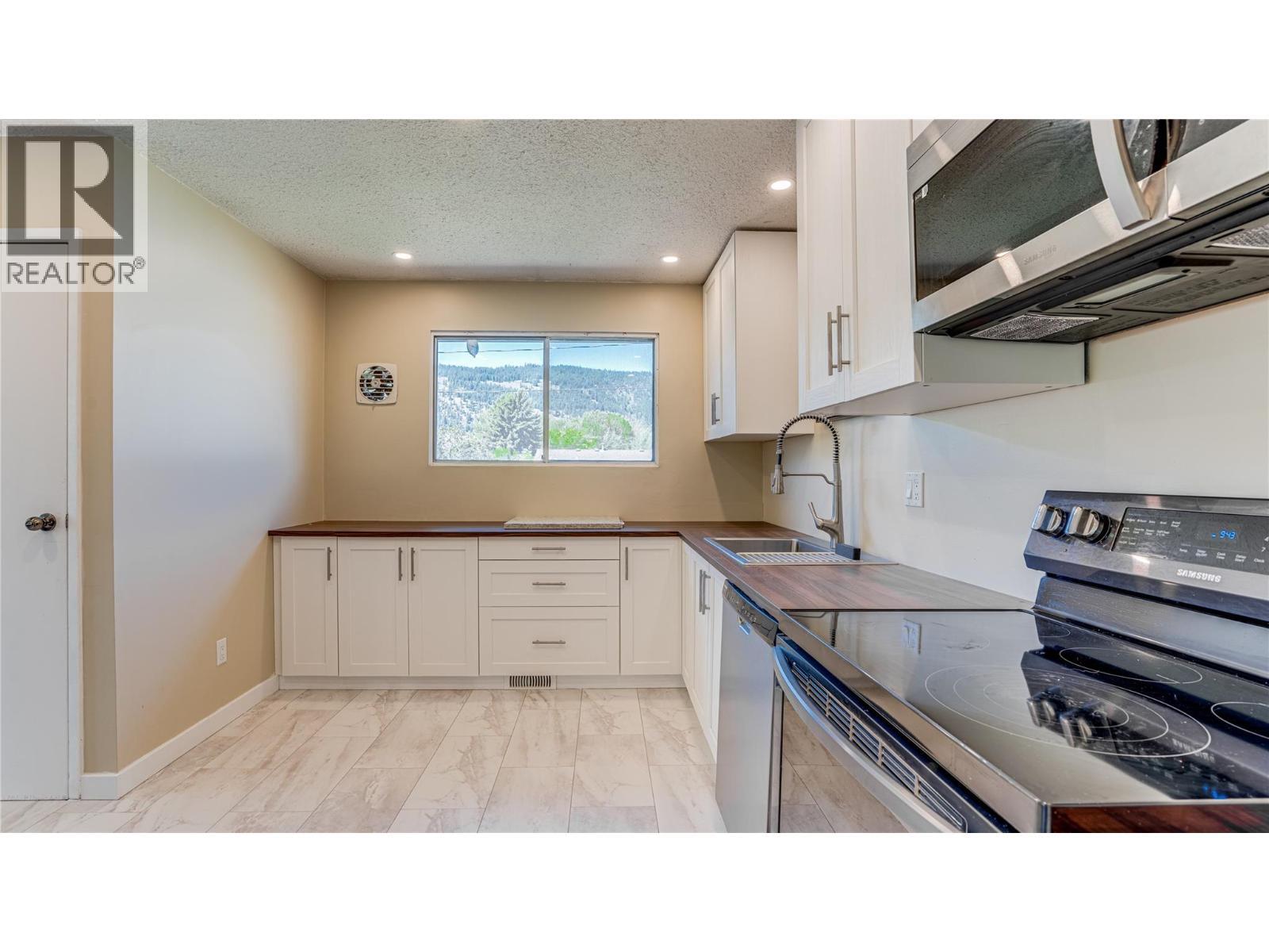 CHASE, British Columbia, V0E 1M0, CA, 5 Bedrooms Bedrooms, ,1 BathroomBathrooms,Residential,For Sale,1918383