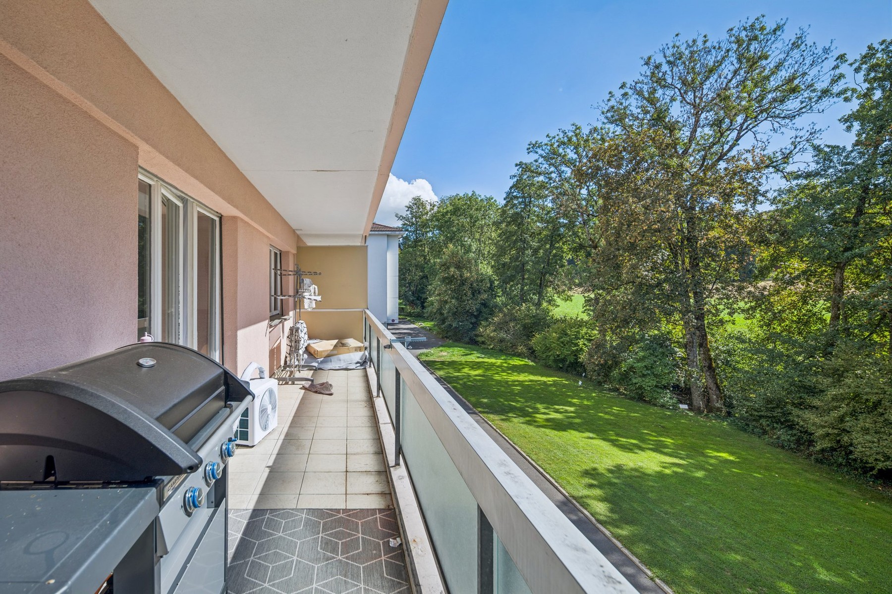  Ideal location for this spacious apartment - 物件實景