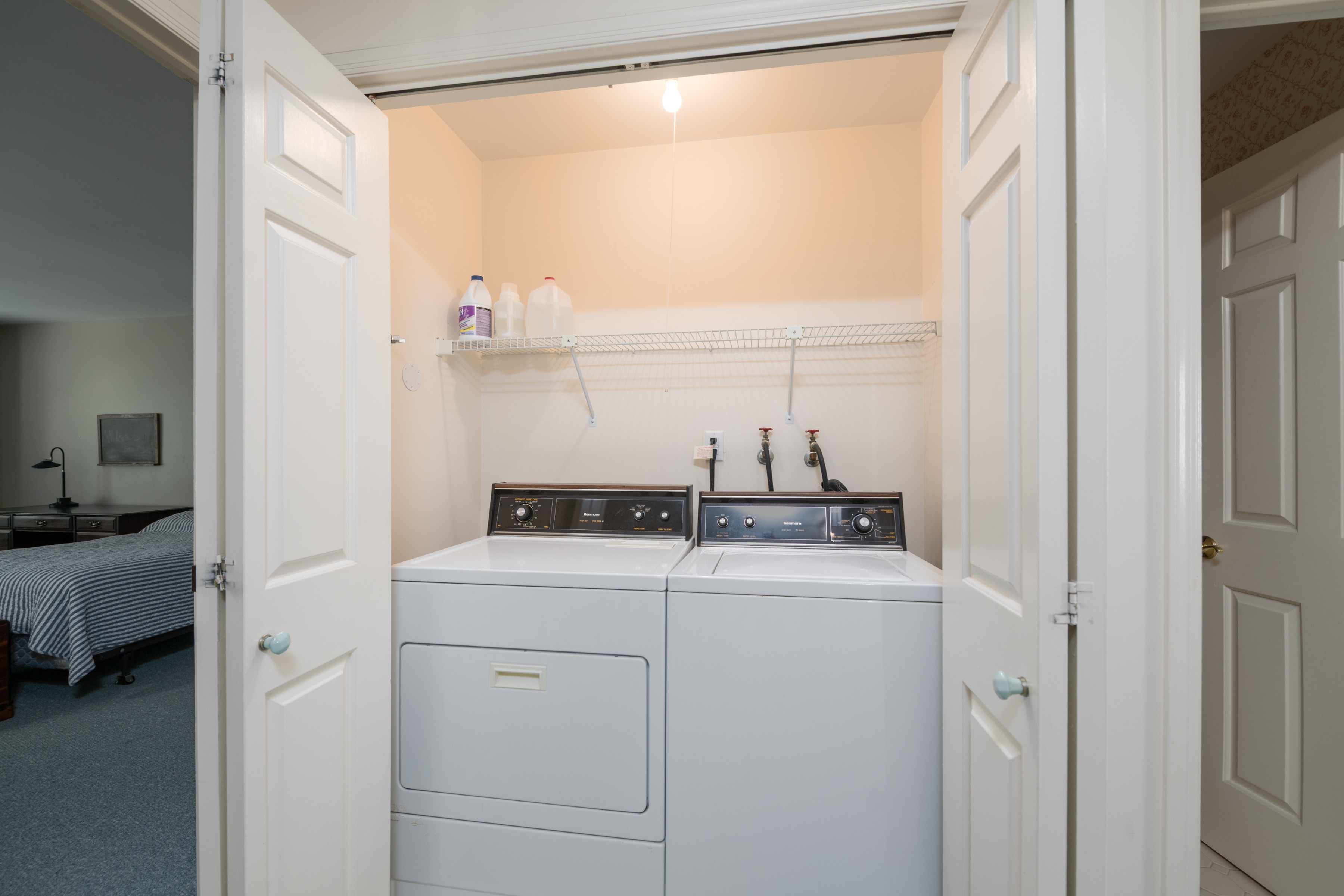  3-bedroom, 2.5-bath townhome in Little Silver - 物件實景