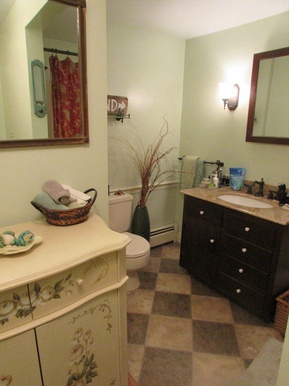 Attleboro, Massachusetts, 02703, United States, 5 Bedrooms Bedrooms, ,2 BathroomsBathrooms,Residential,For Sale,1983996