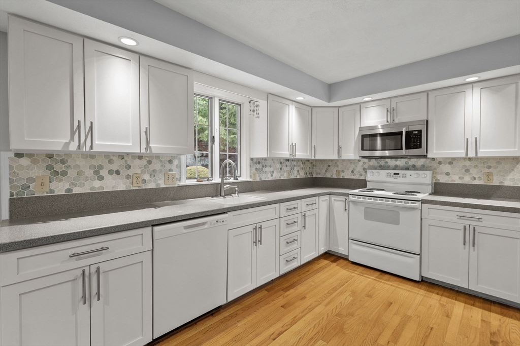 Lynn, Massachusetts, 01904, United States, 4 Bedrooms Bedrooms, ,2 BathroomsBathrooms,Residential,For Sale,2048427